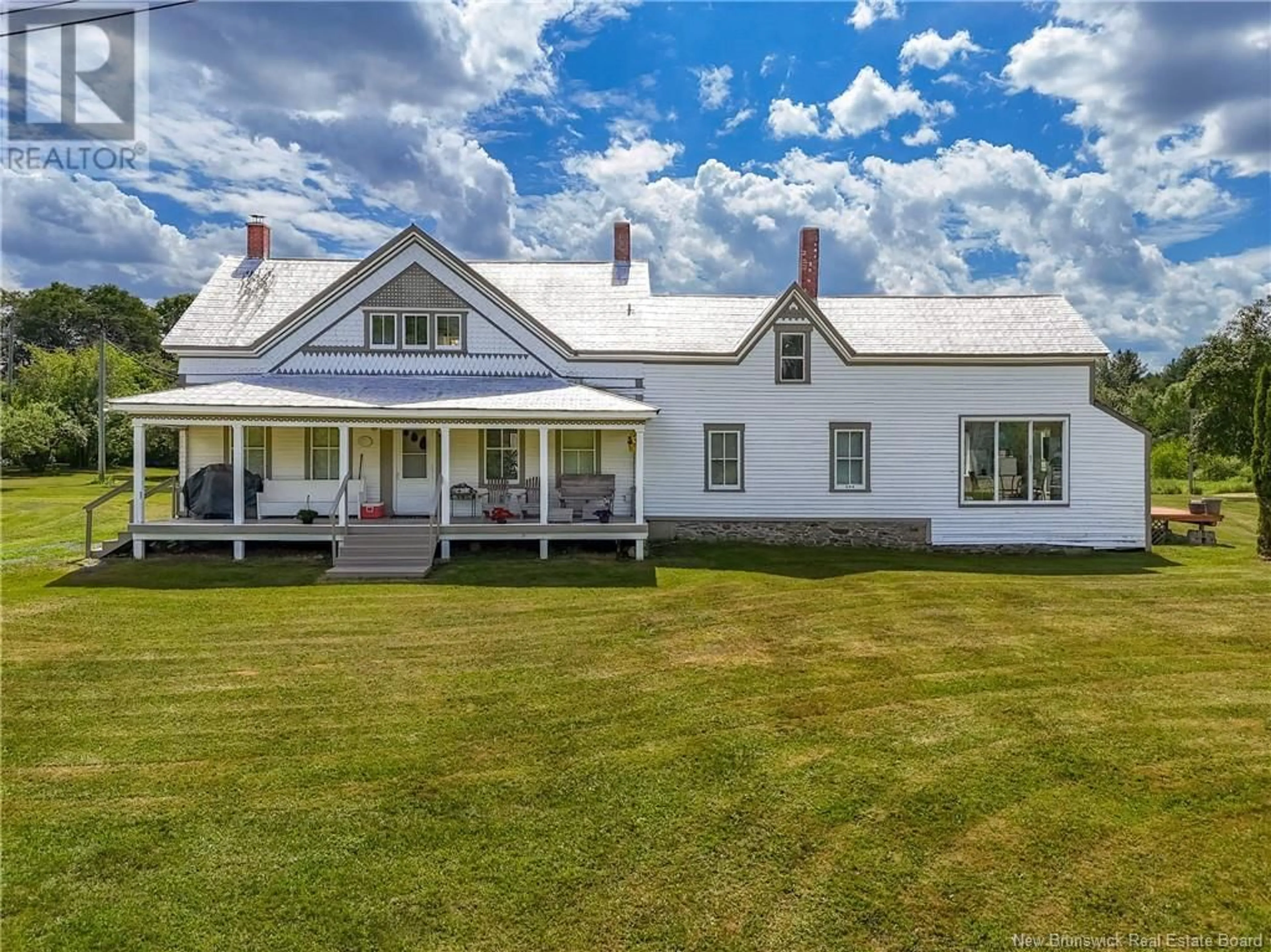 A pic from outside/outdoor area/front of a property/back of a property/a pic from drone, unknown for 111 UPPER GAGETOWN FERRY ROAD, Gagetown New Brunswick E5M1S1