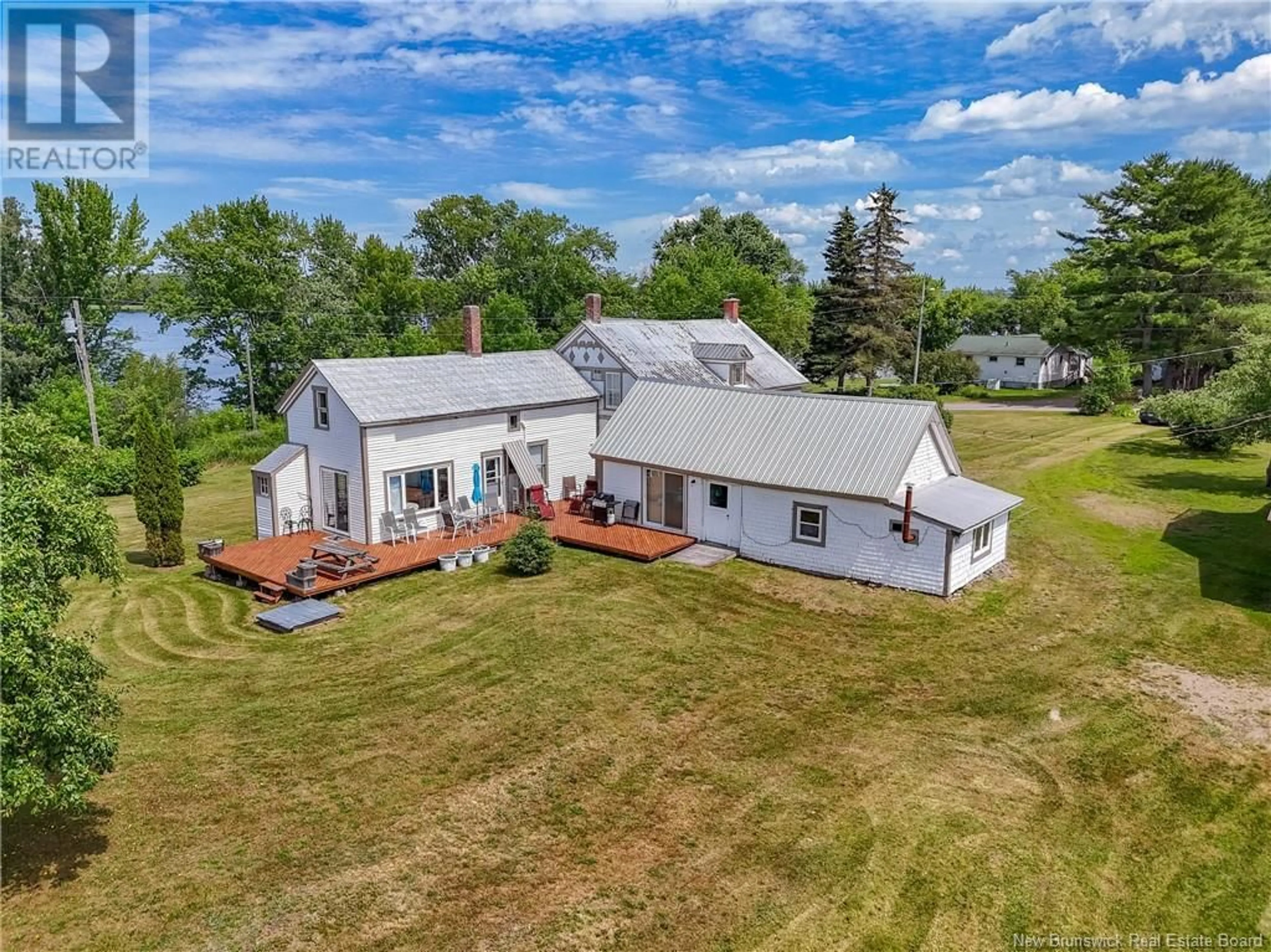 A pic from outside/outdoor area/front of a property/back of a property/a pic from drone, water/lake/river/ocean view for 111 UPPER GAGETOWN FERRY ROAD, Gagetown New Brunswick E5M1S1
