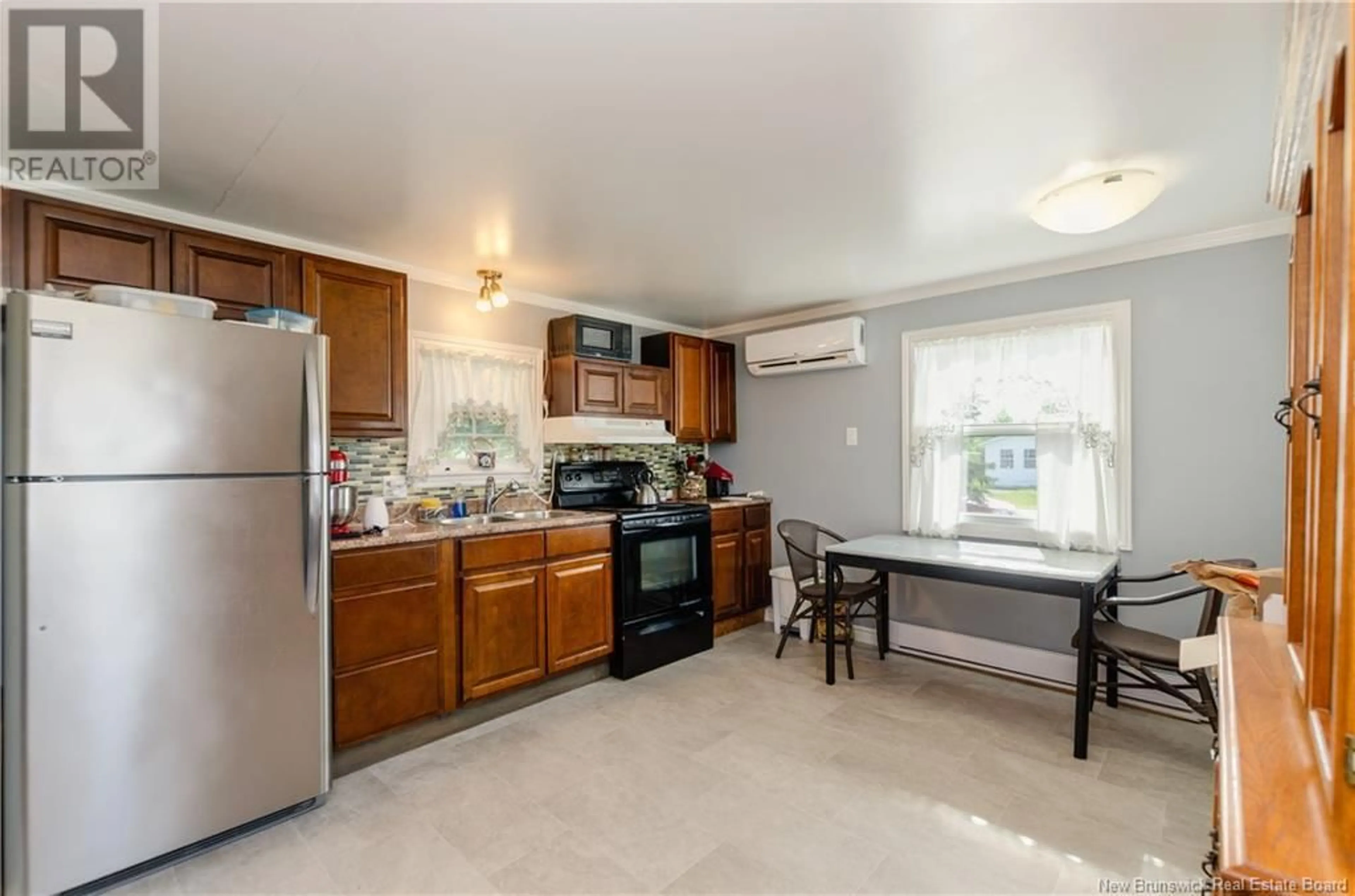 Standard kitchen, ceramic/tile floor for 15 RUSSELL DRIVE, Salisbury New Brunswick E4J2R3