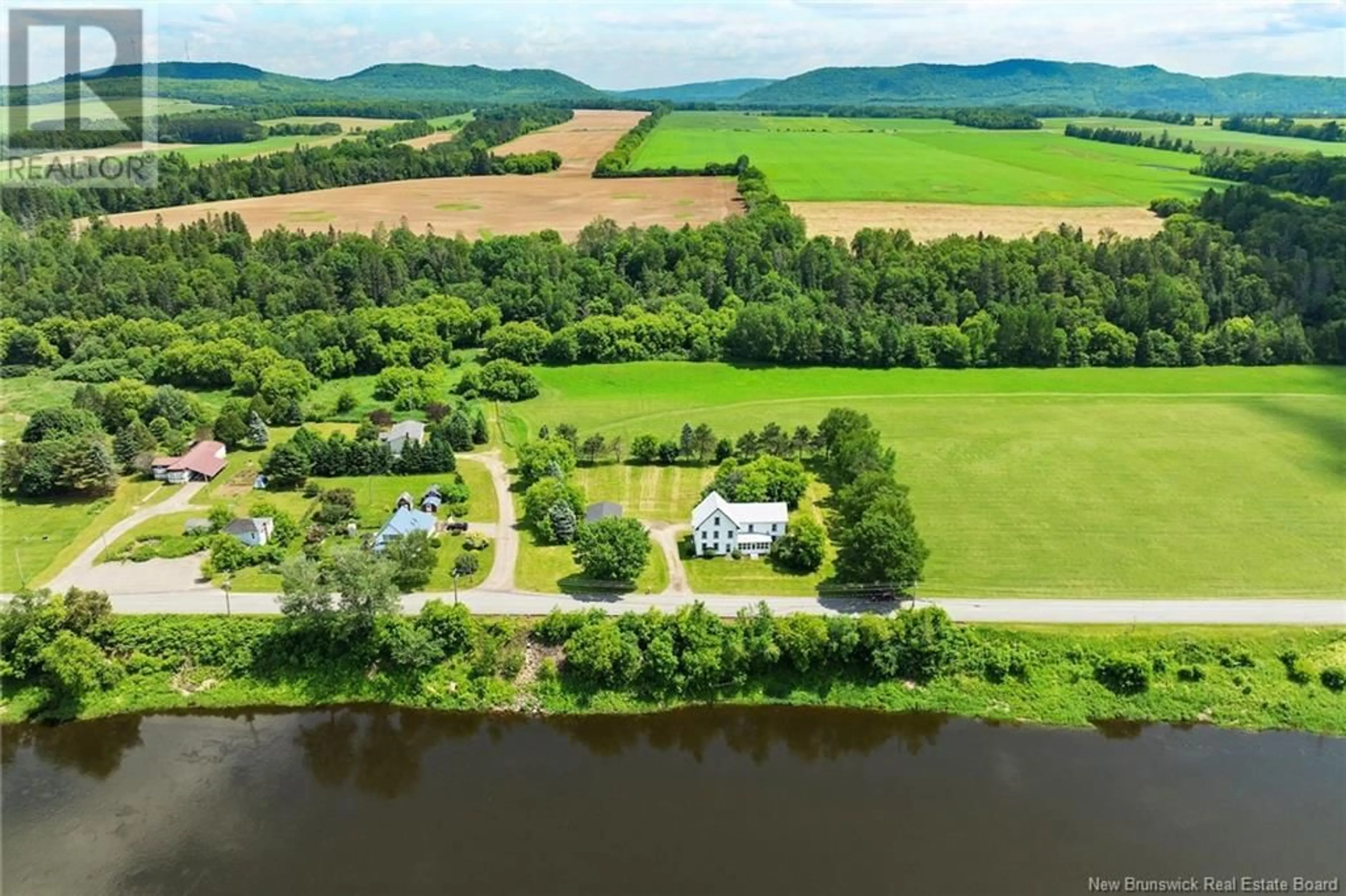 A pic from outside/outdoor area/front of a property/back of a property/a pic from drone, water/lake/river/ocean view for 8482 MAIN STREET, Florenceville-Bristol New Brunswick E7L4J8