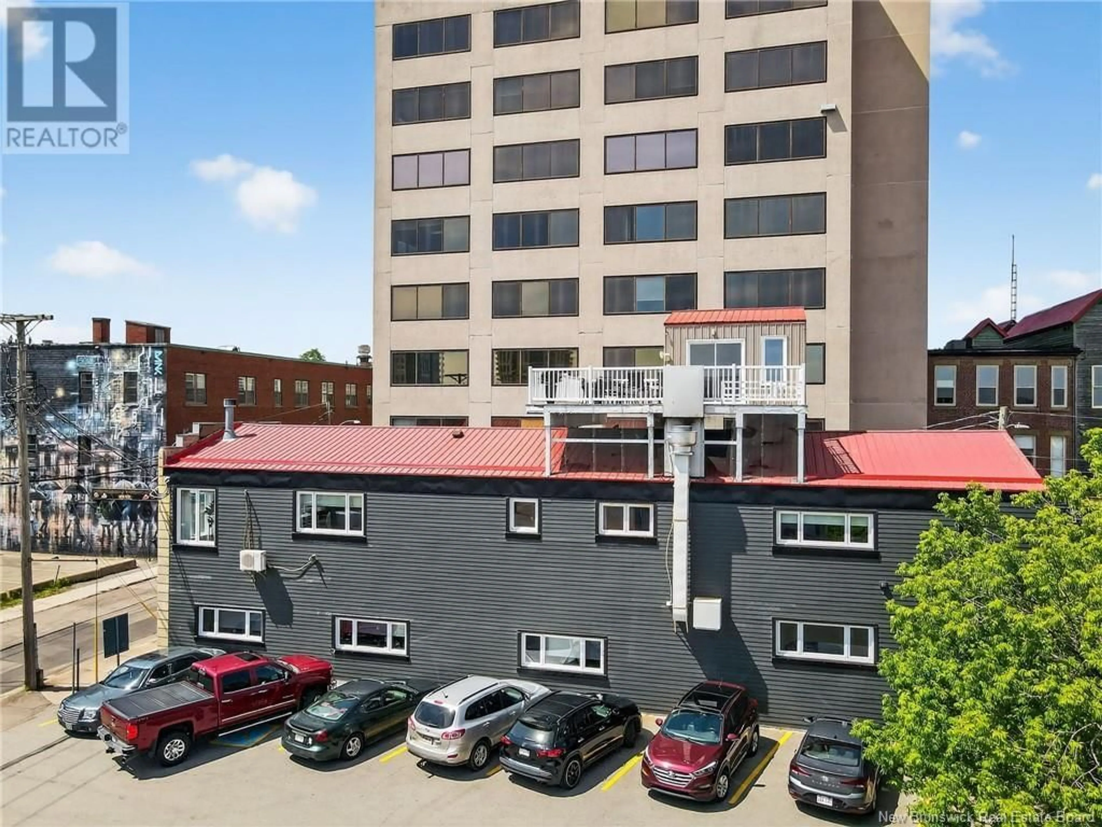 A pic from outside/outdoor area/front of a property/back of a property/a pic from drone, building for 163 ROBINSON STREET, Moncton New Brunswick E1C5C2