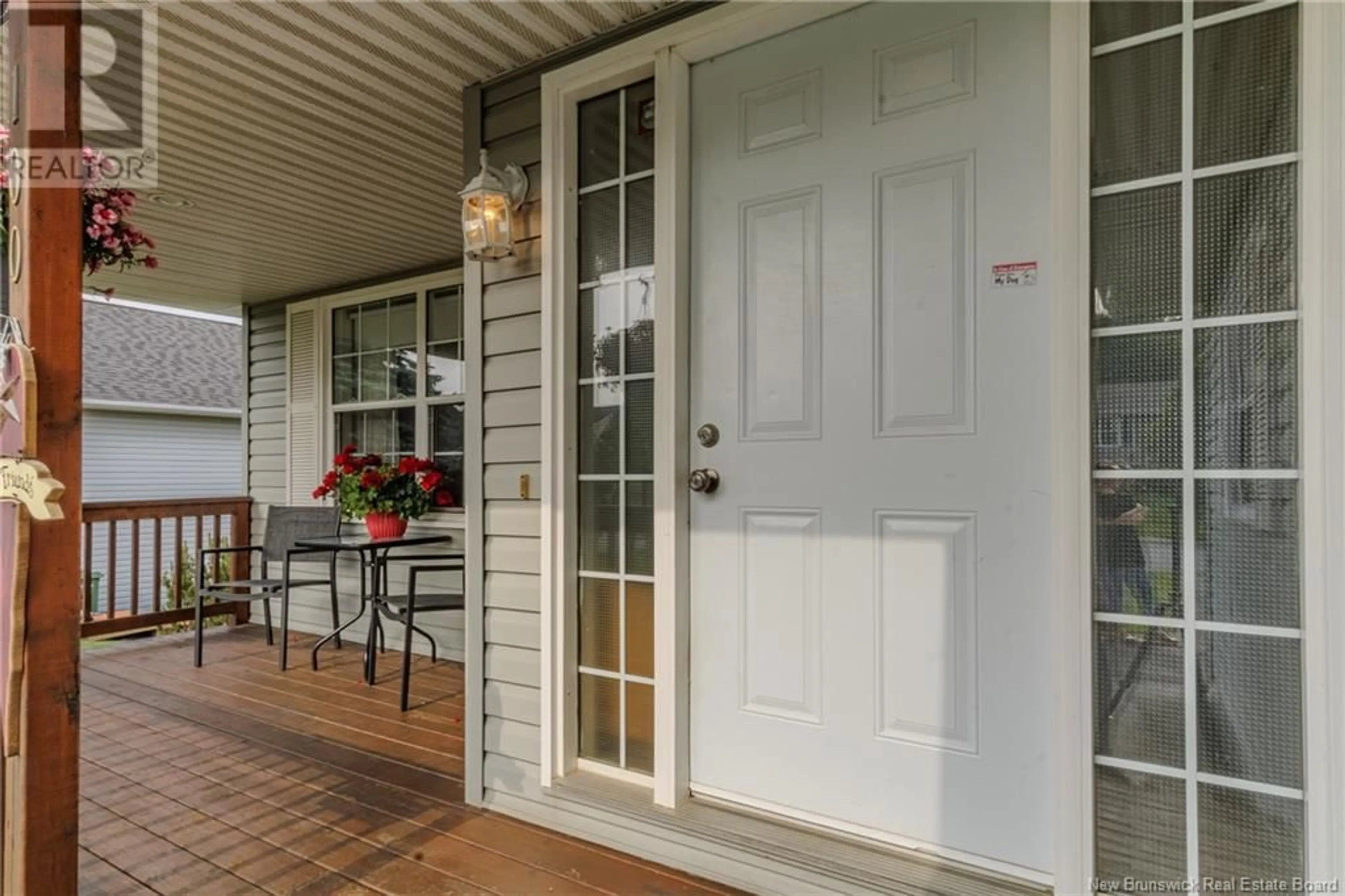 Indoor entryway for 100 CARLILE CRESCENT, Saint John New Brunswick E2J5C4