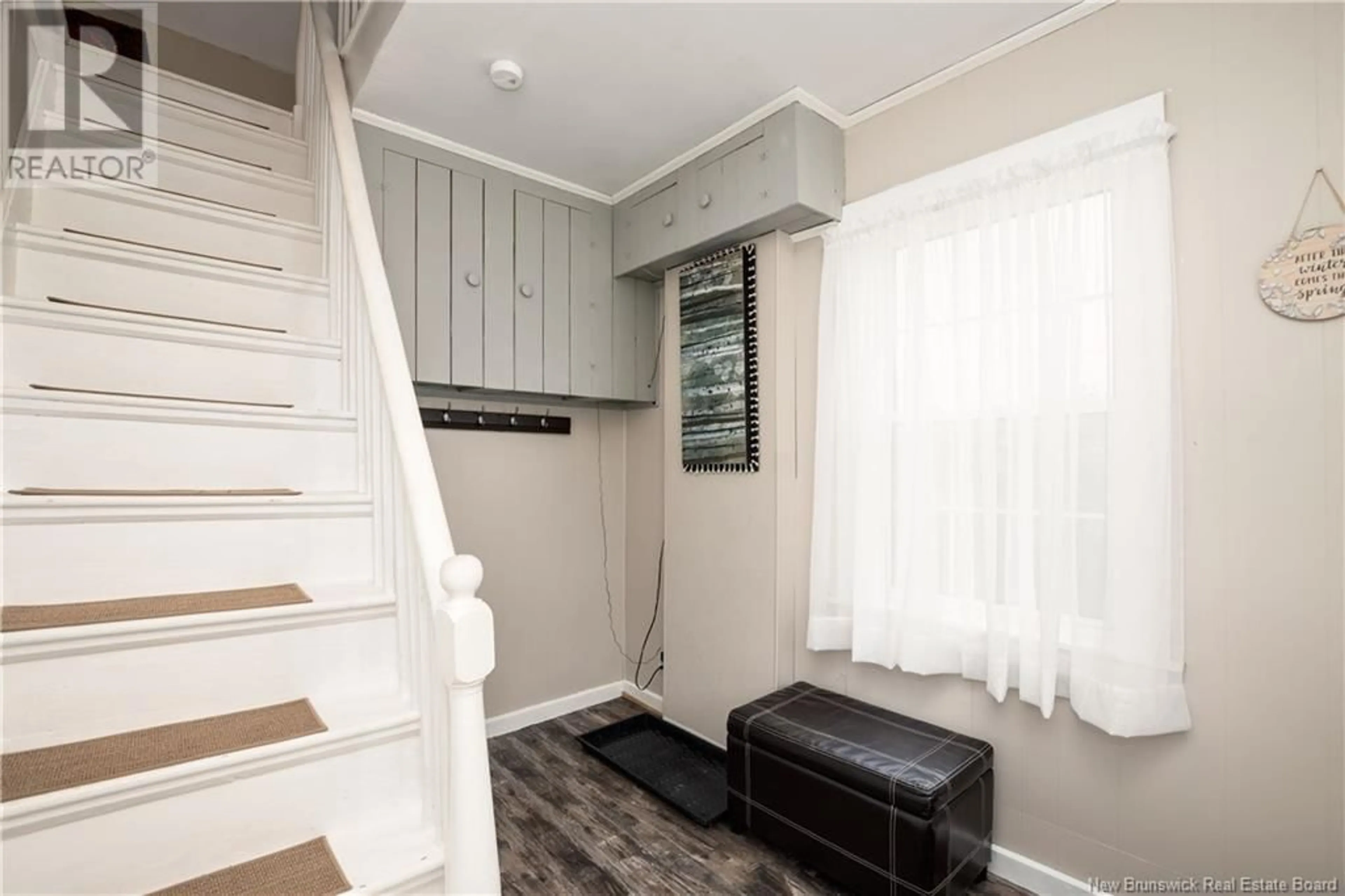 Indoor entryway for 1176 ROUTE 915, New Horton New Brunswick E4H1W4