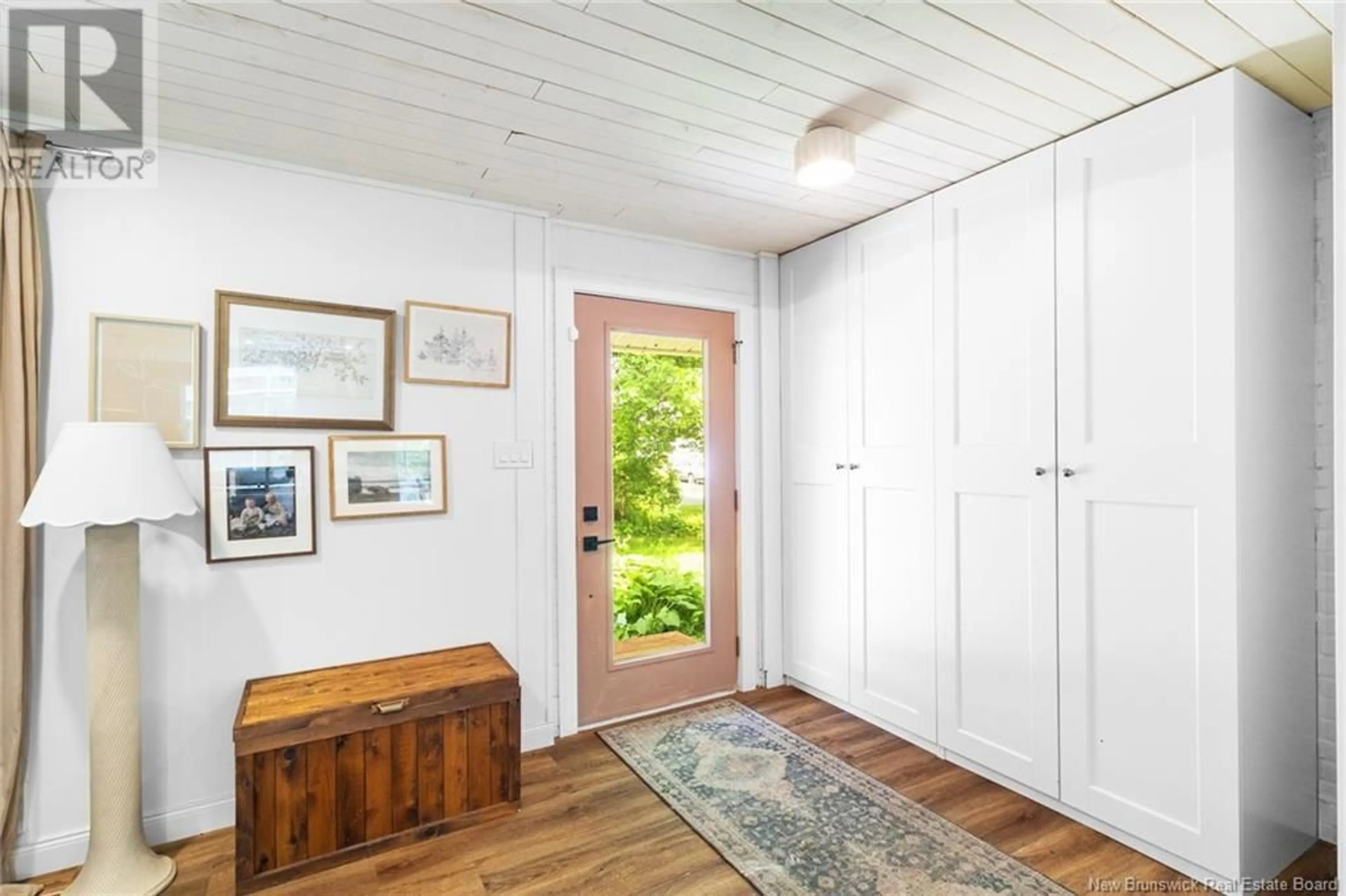 Indoor entryway for 98 NICHOLSON CRESCENT, New Maryland New Brunswick E3C1H4