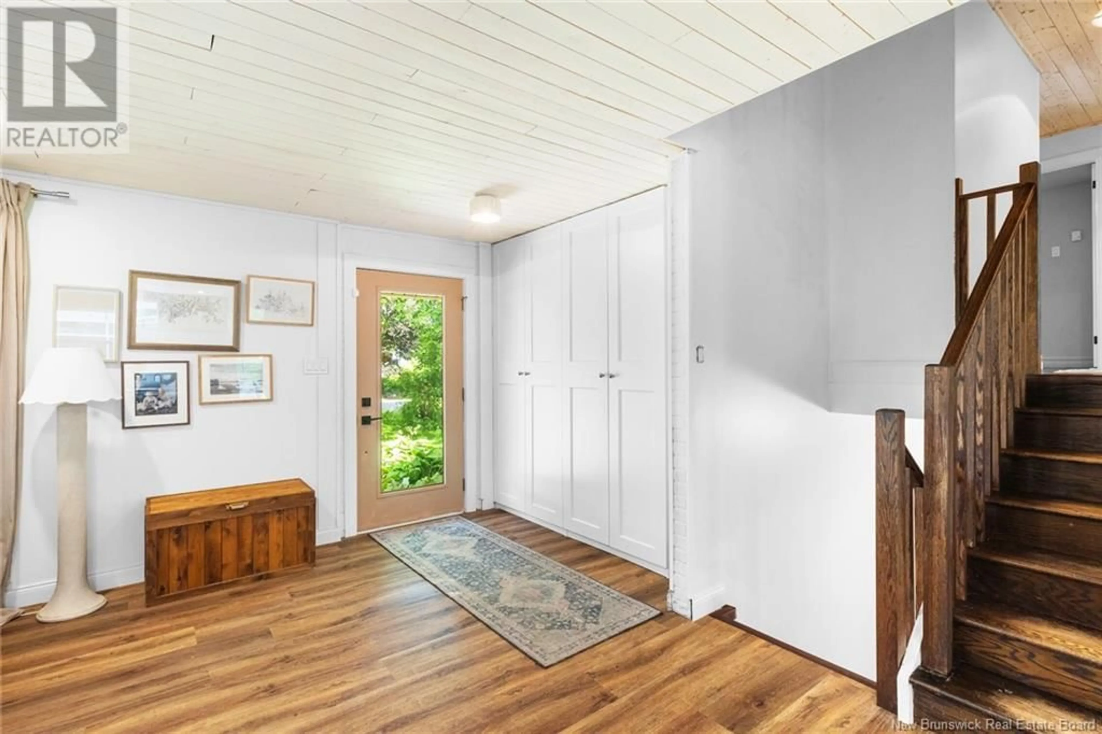 Indoor entryway for 98 NICHOLSON CRESCENT, New Maryland New Brunswick E3C1H4