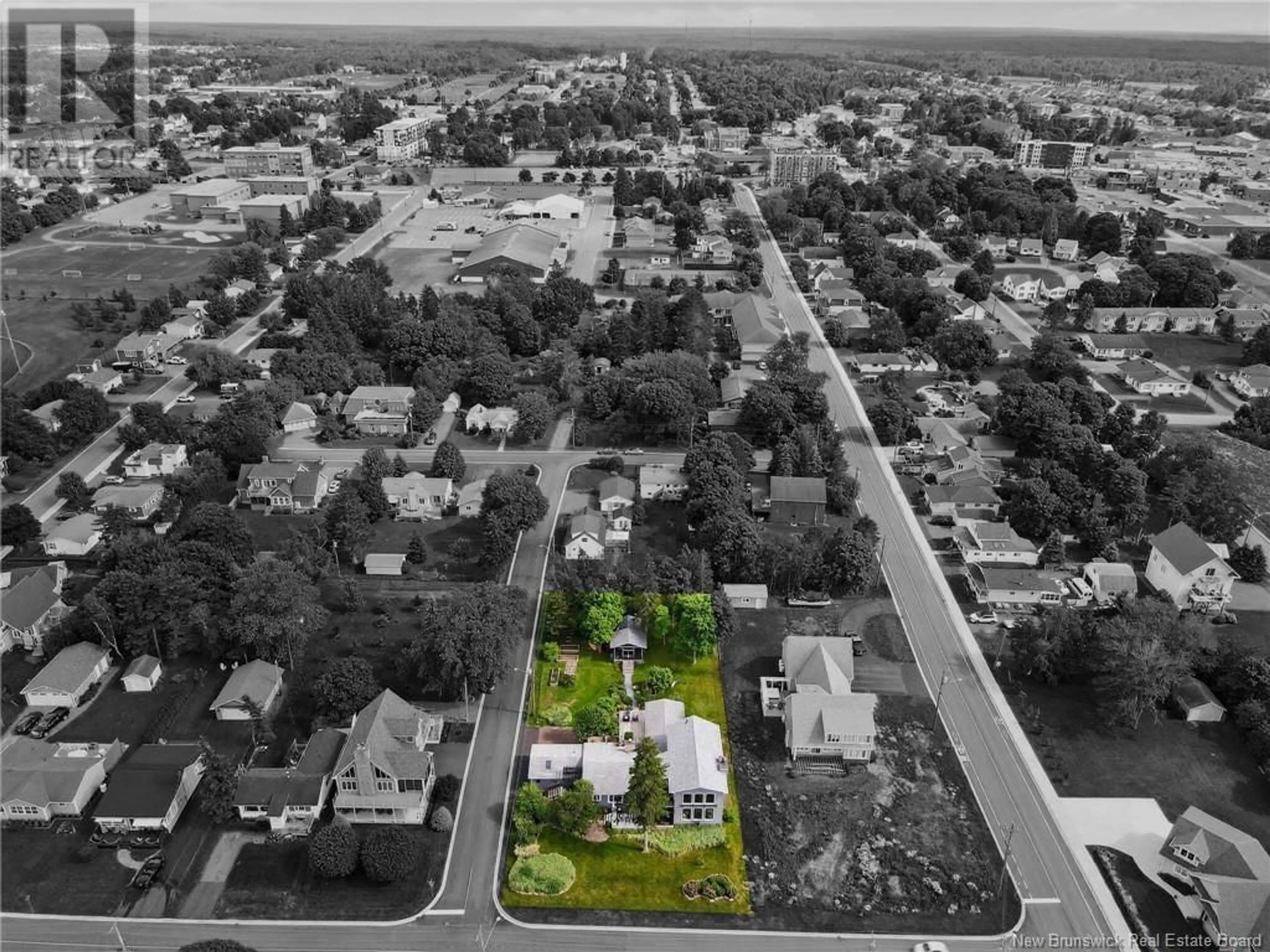 A pic from outside/outdoor area/front of a property/back of a property/a pic from drone, street for 235 CENTENNIAL DRIVE, Shediac New Brunswick E4P1L4