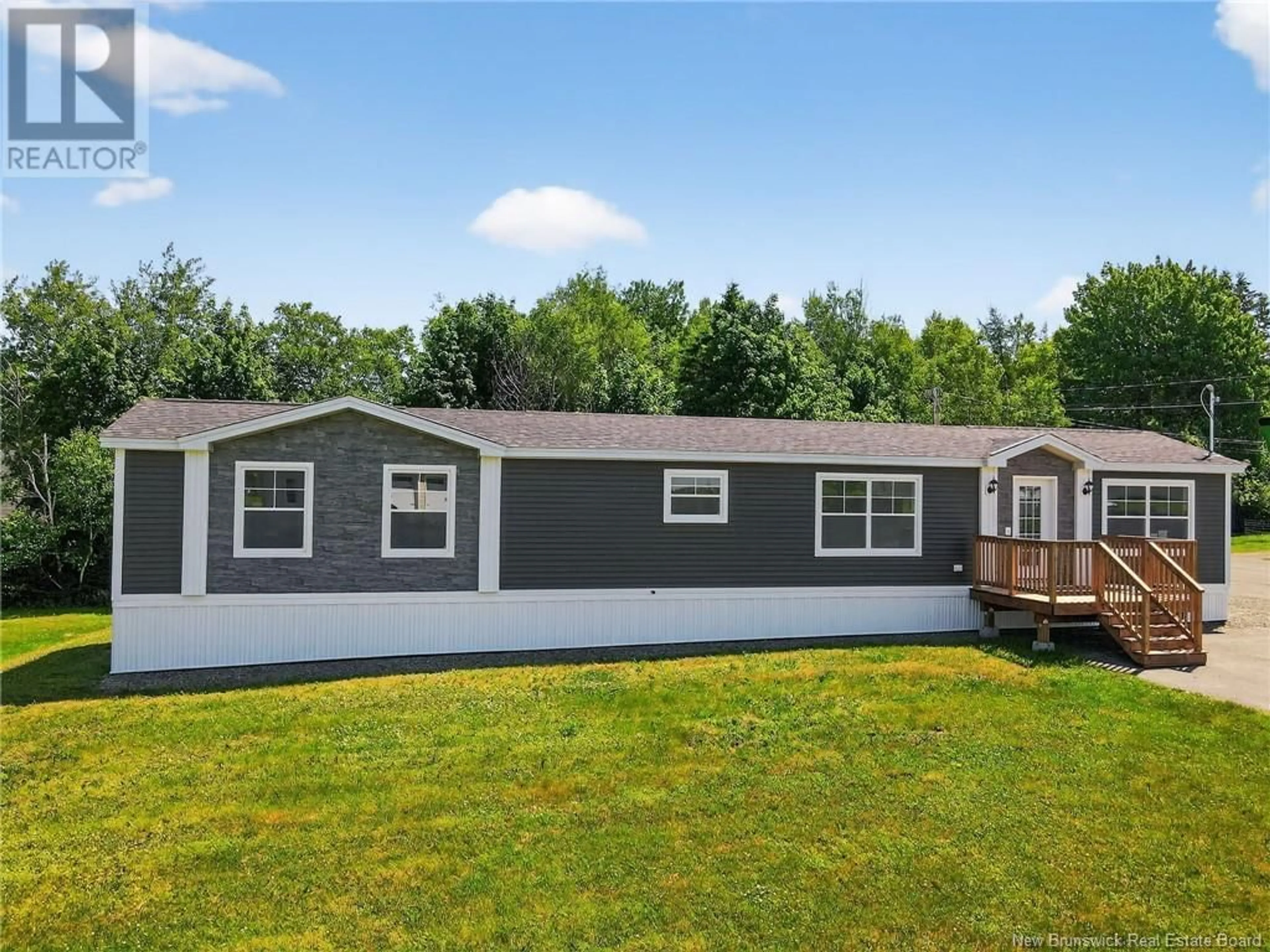 Home with vinyl exterior material, water/lake/river/ocean view for 2A RIVER EAST DRIVE, Riverview New Brunswick E1B5G5