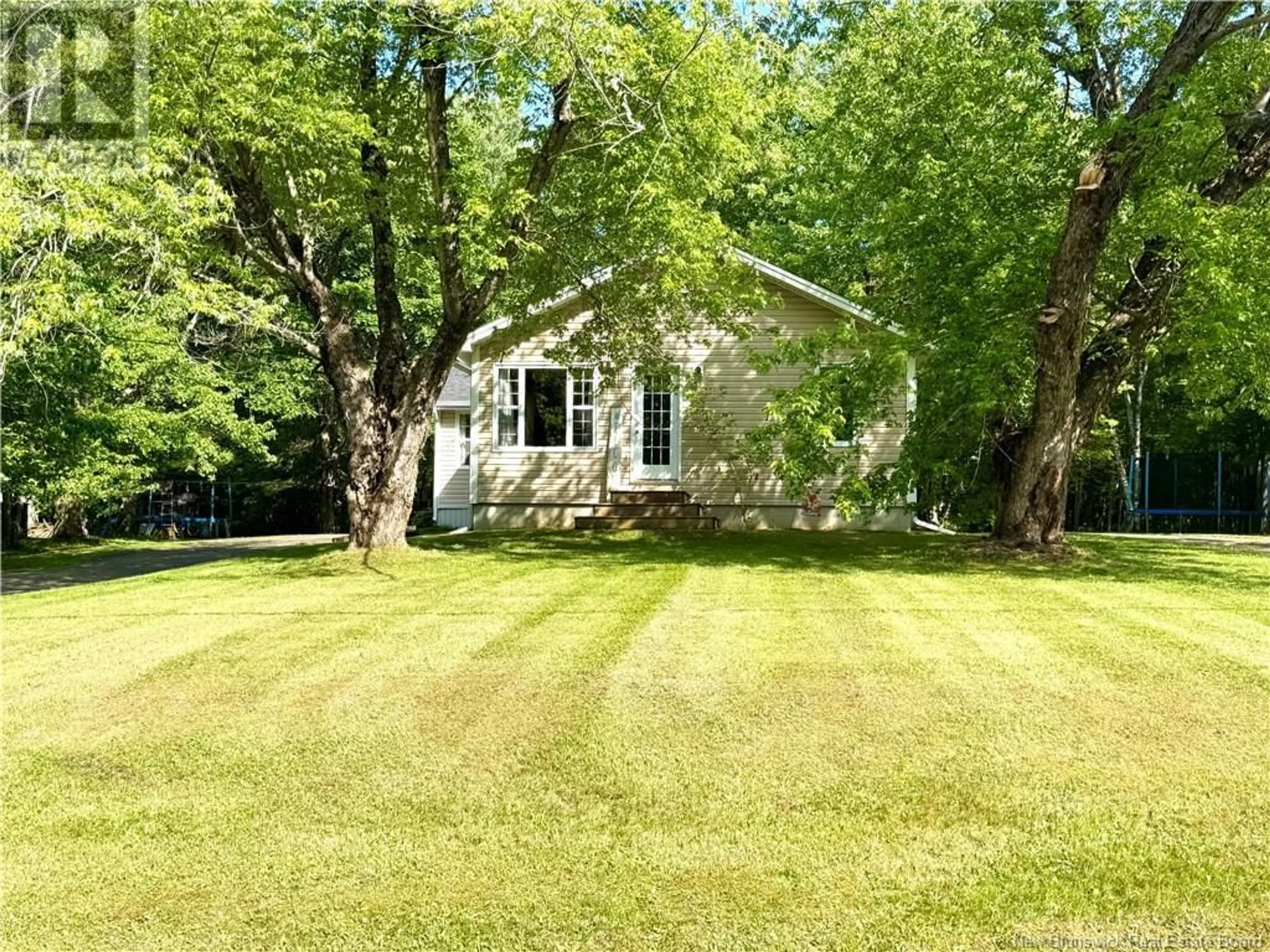 A pic from outside/outdoor area/front of a property/back of a property/a pic from drone, street for 57 UPTON STREET, Minto New Brunswick E4B2P4