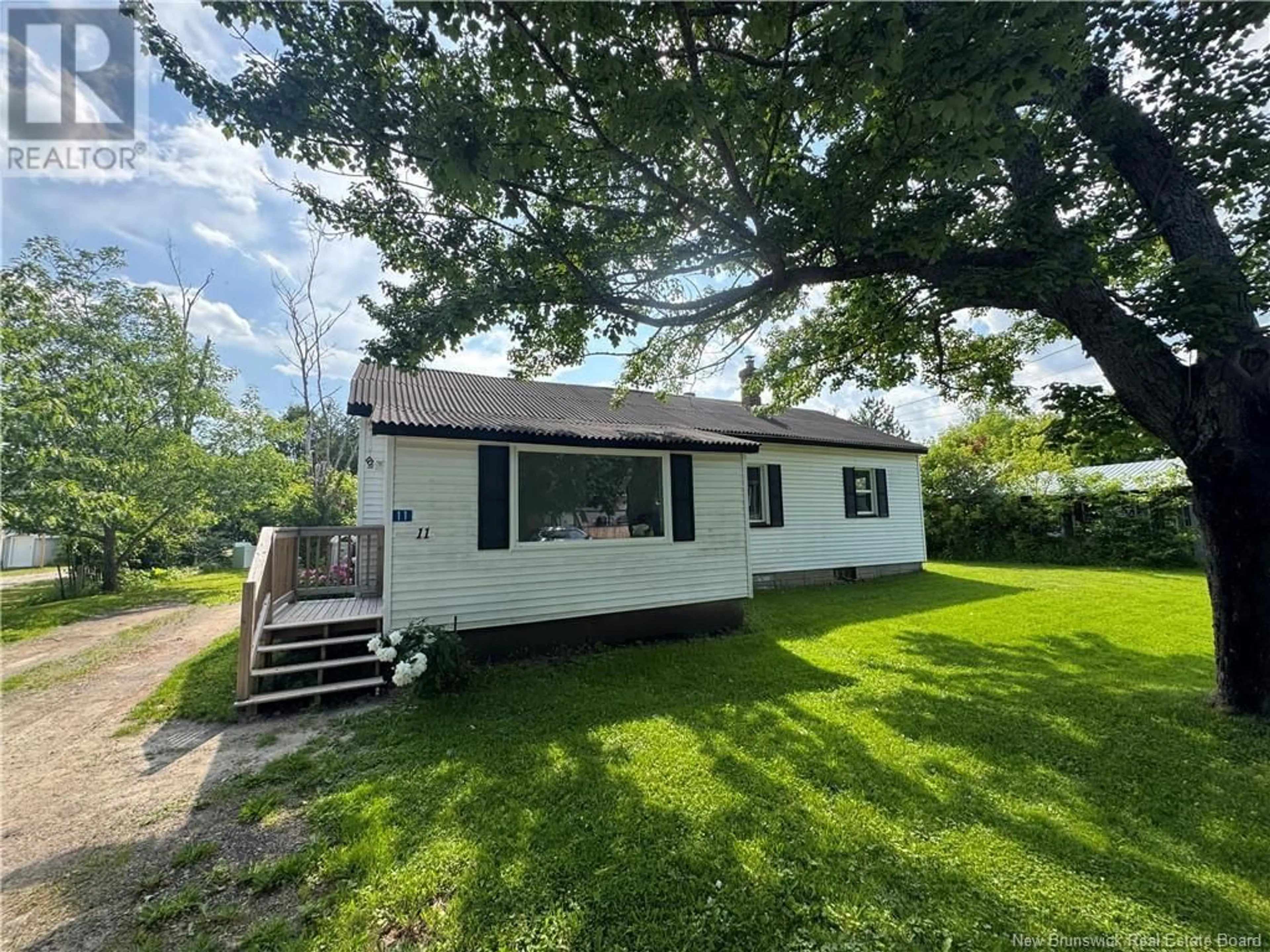 A pic from outside/outdoor area/front of a property/back of a property/a pic from drone, unknown for 11 THIRD STREET, Petitcodiac New Brunswick E4Z4W7