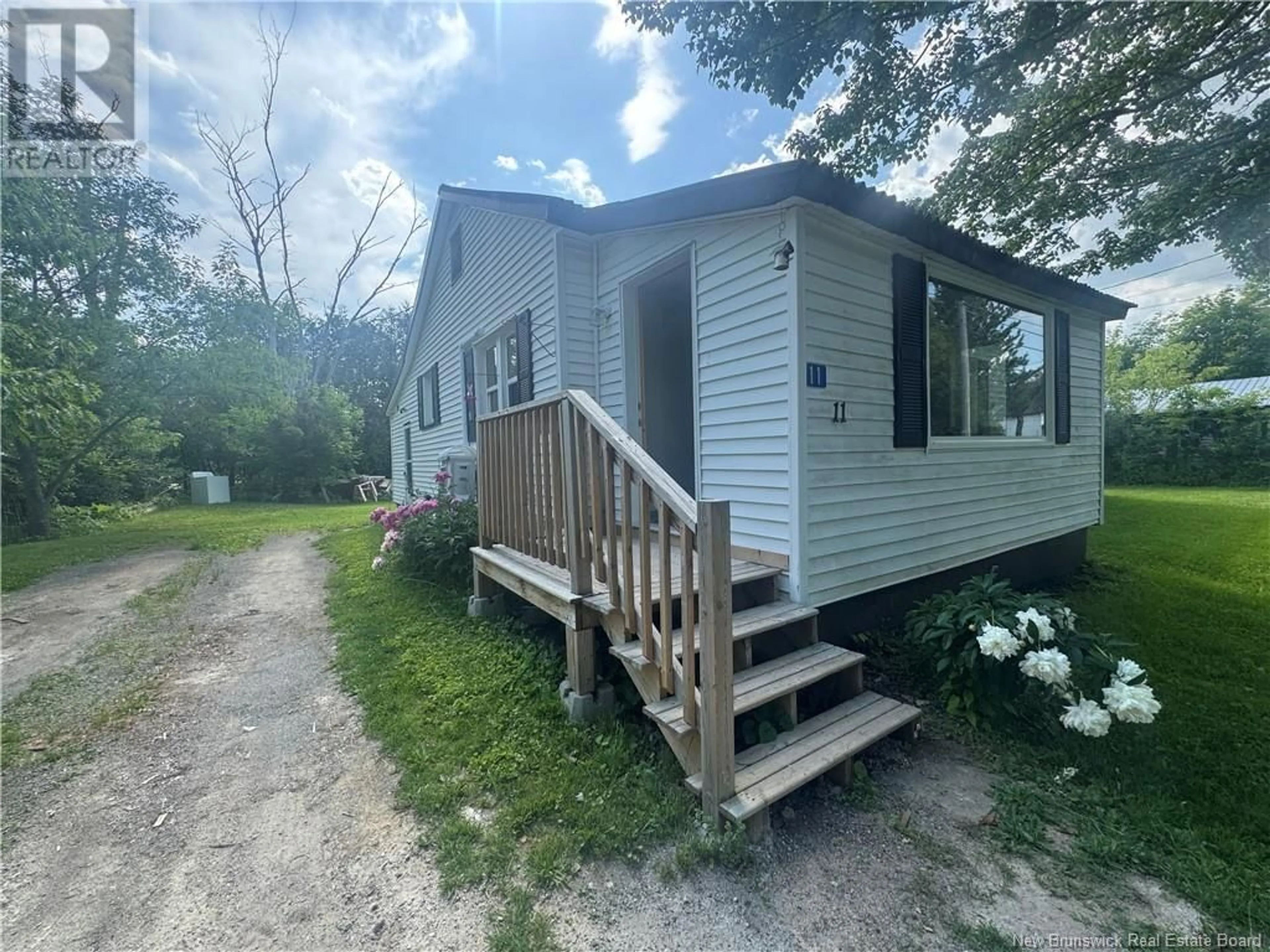 Shed for 11 THIRD STREET, Petitcodiac New Brunswick E4Z4W7