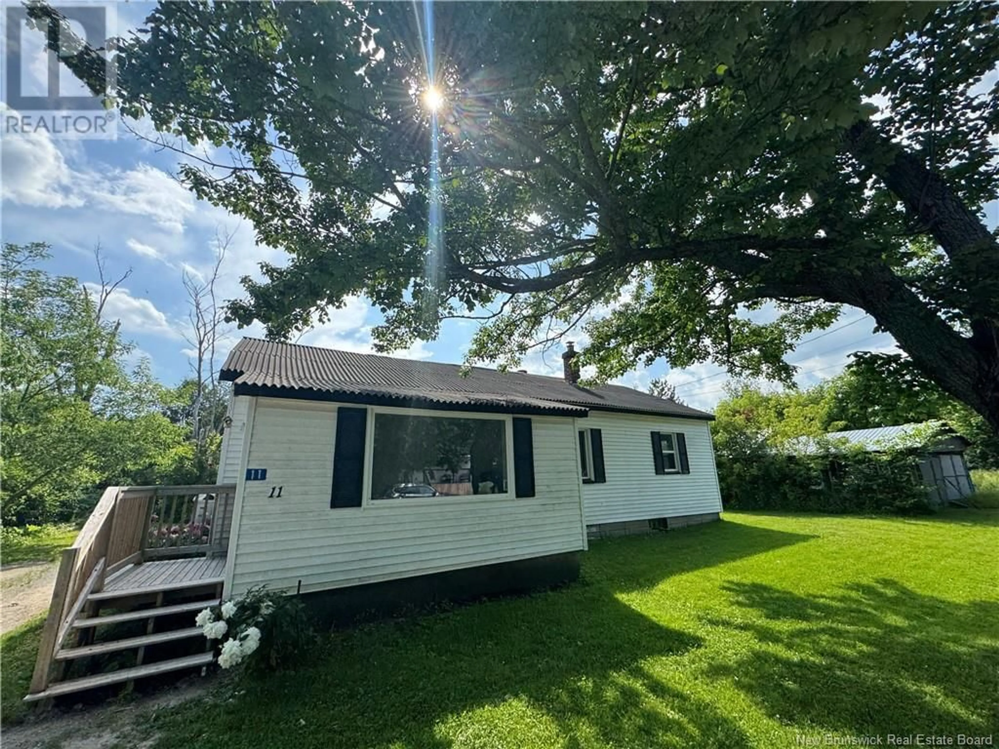 Home with vinyl exterior material, unknown for 11 THIRD STREET, Petitcodiac New Brunswick E4Z4W7