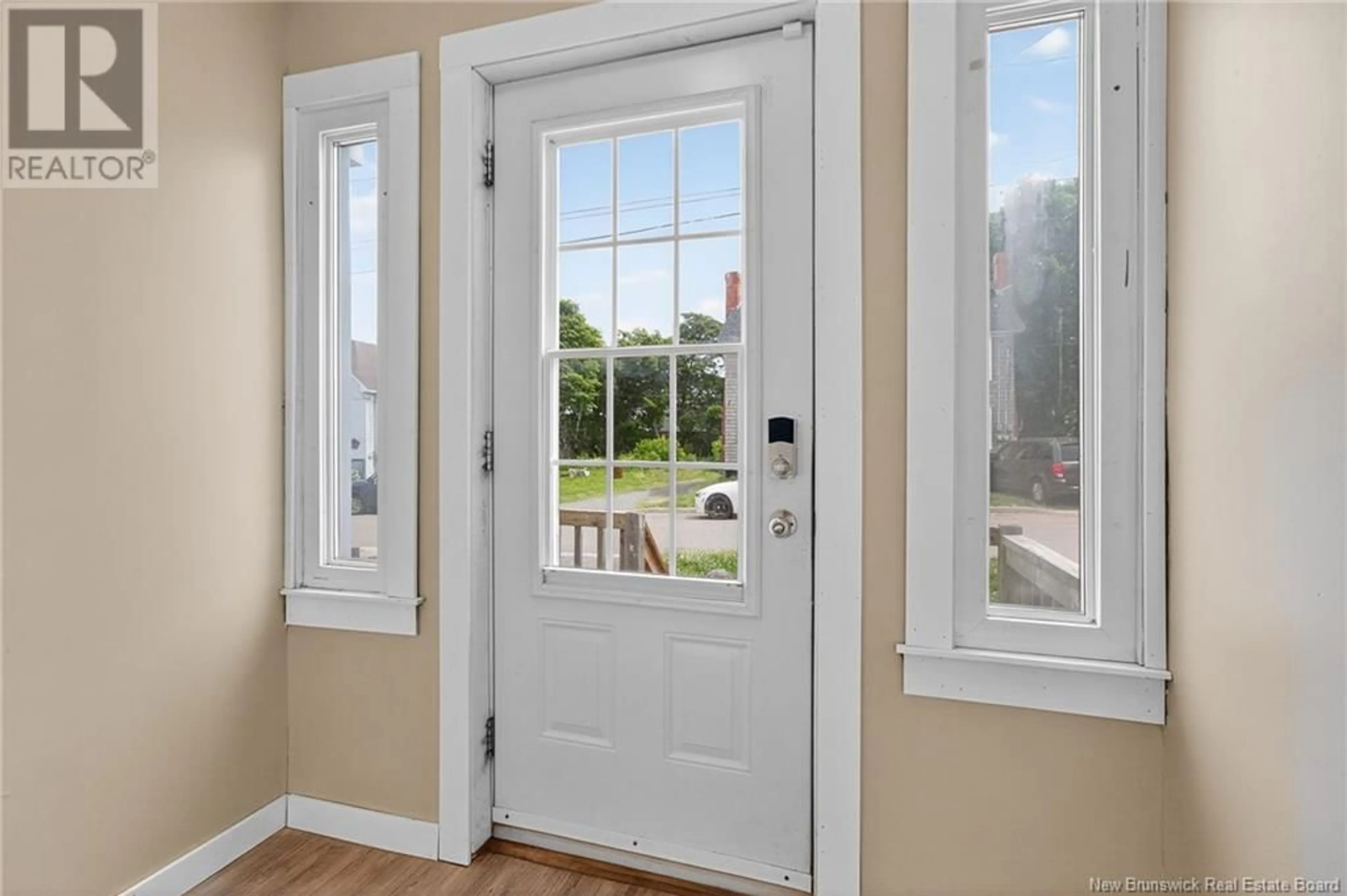 Indoor entryway for 37 GLOUCESTER STREET, Moncton New Brunswick E1A4E7