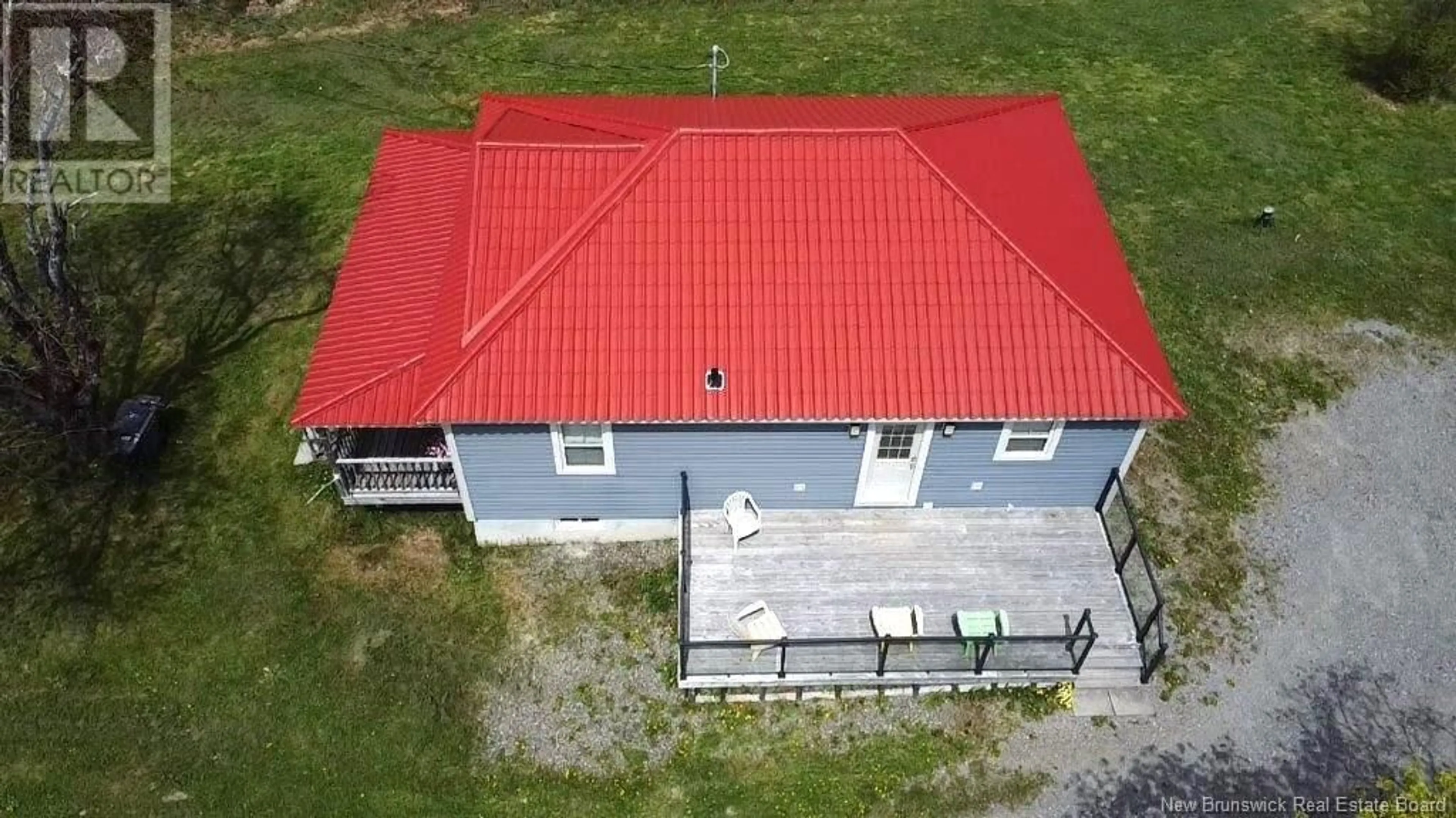A pic from outside/outdoor area/front of a property/back of a property/a pic from drone, building for 204 LEDGE ROAD, Dufferin New Brunswick E3L3P2