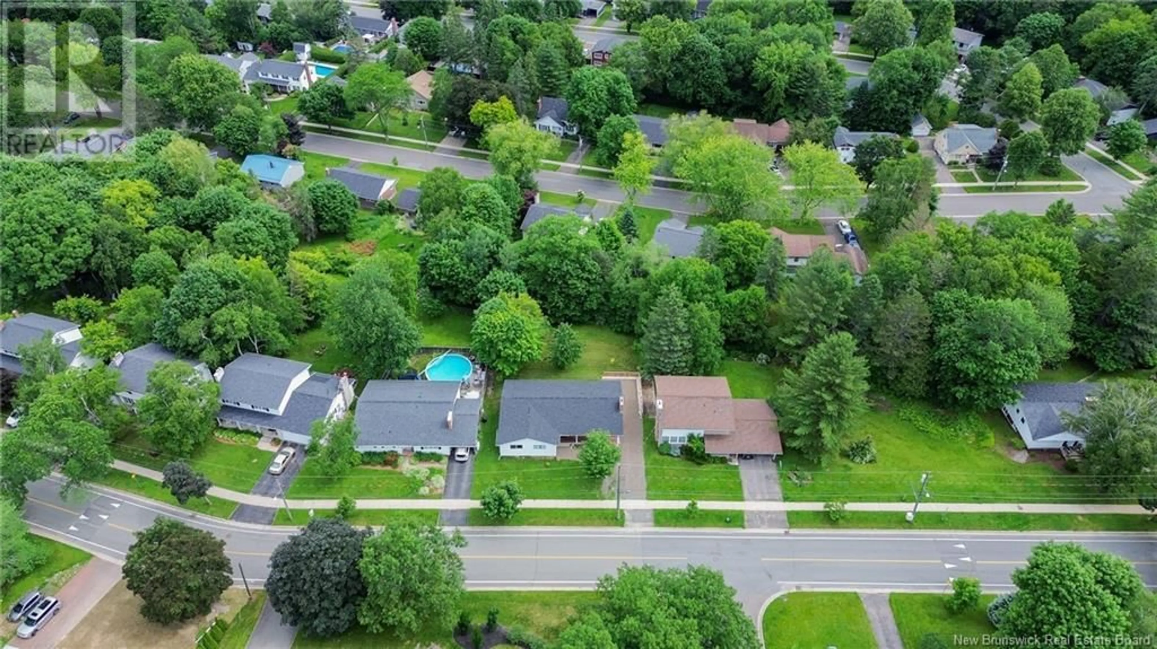 A pic from outside/outdoor area/front of a property/back of a property/a pic from drone, street for 307 KINGS COLLEGE ROAD, Fredericton New Brunswick E3B2E6