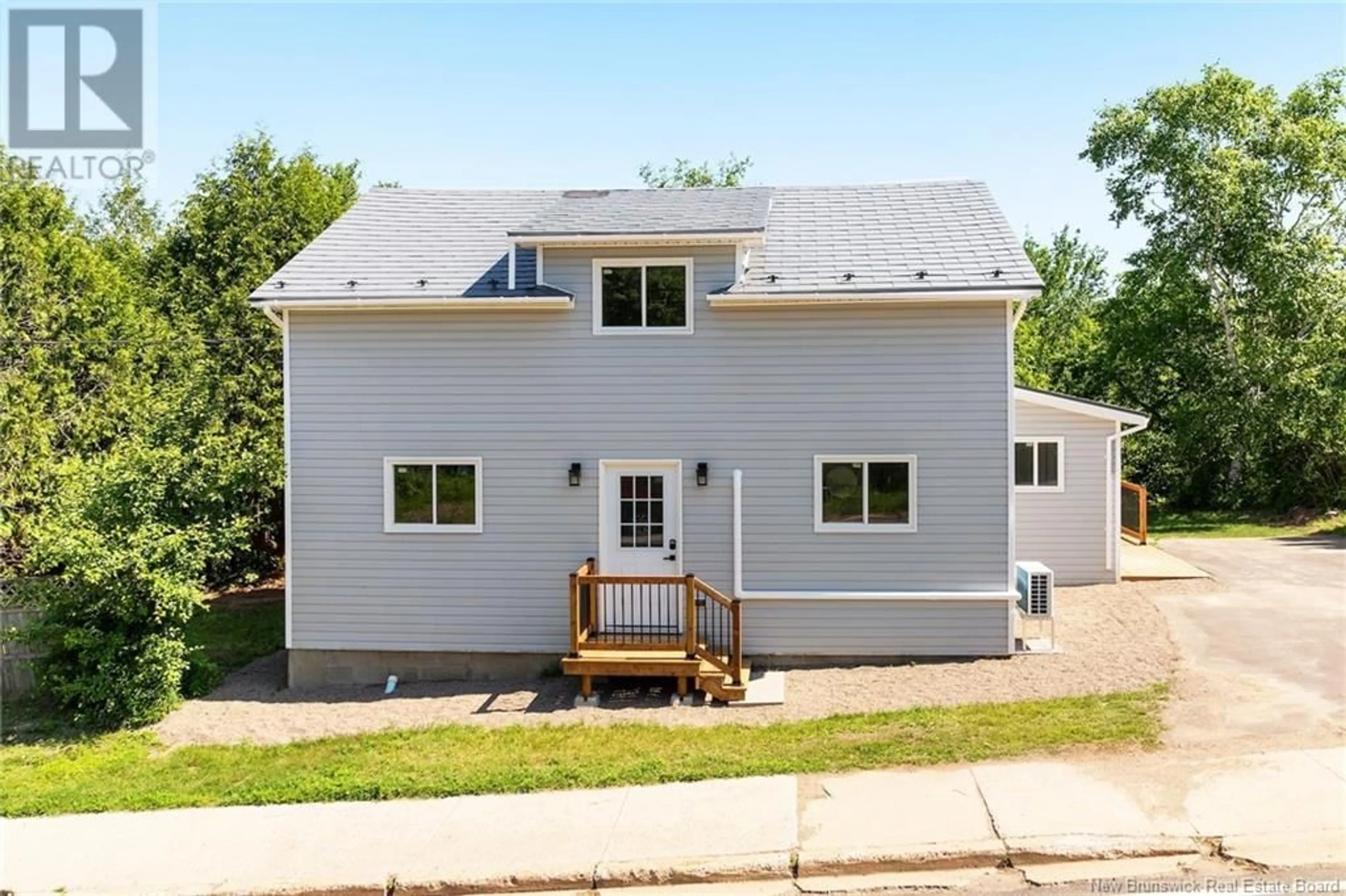 Home with vinyl exterior material, street for 56 MAIN STREET, Minto New Brunswick E4B3K2