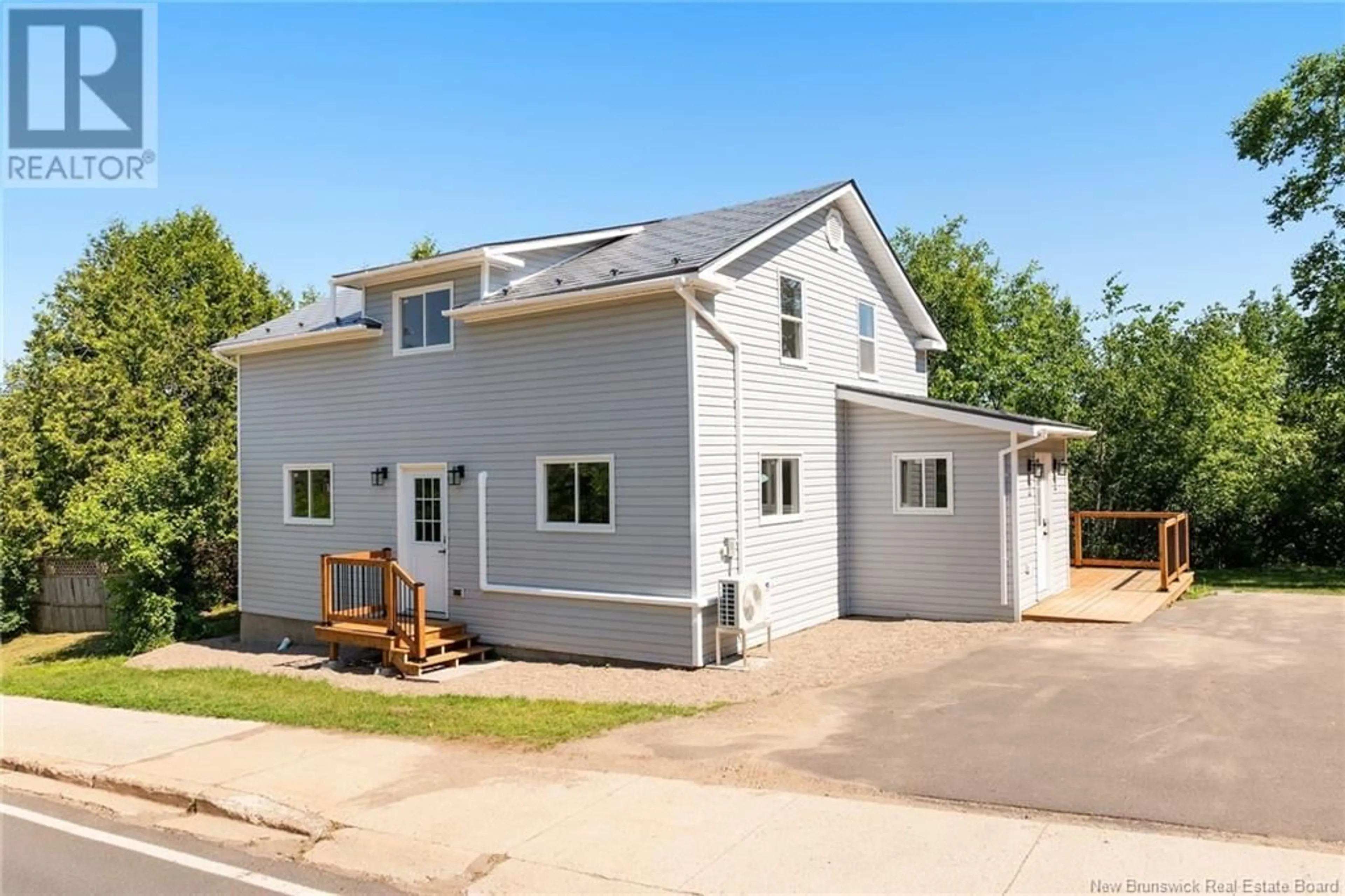 Home with vinyl exterior material, street for 56 MAIN STREET, Minto New Brunswick E4B3K2