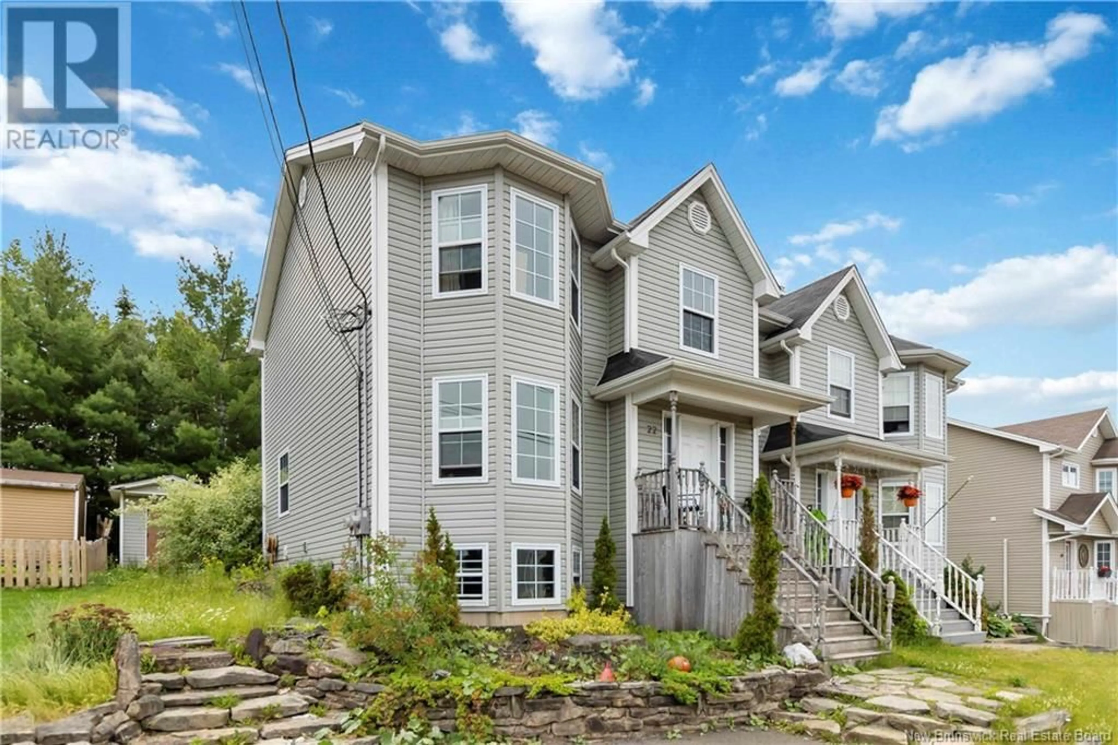 Home with vinyl exterior material, street for 22 RUE CHIANTI, Dieppe New Brunswick E1A4H8