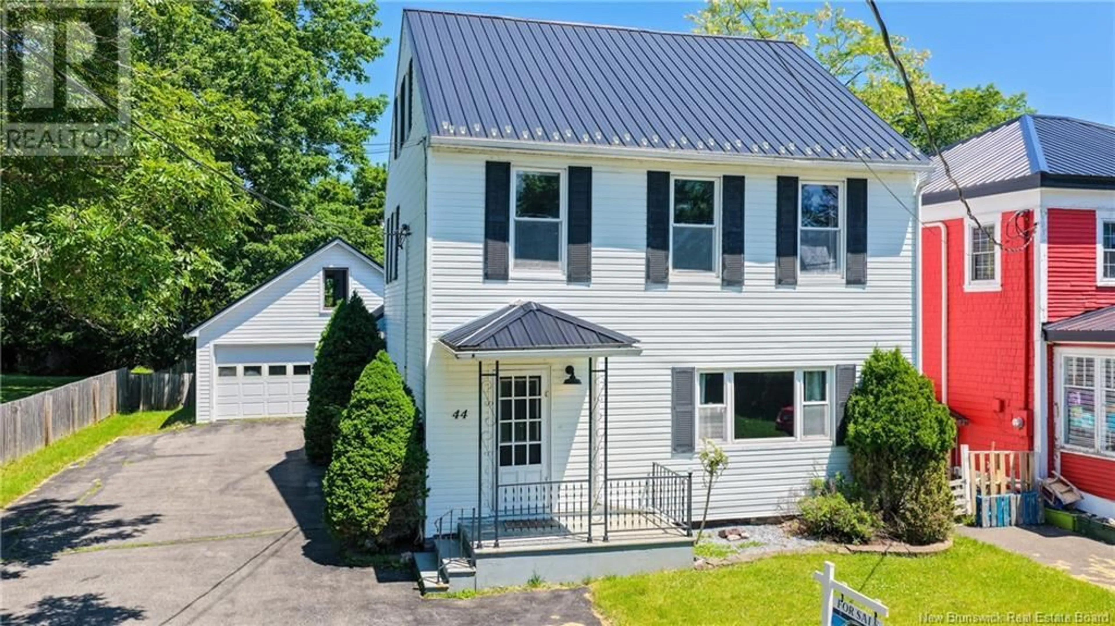 Home with vinyl exterior material, street for 44 QUEEN STREET, Saint Andrews New Brunswick E5B1C4