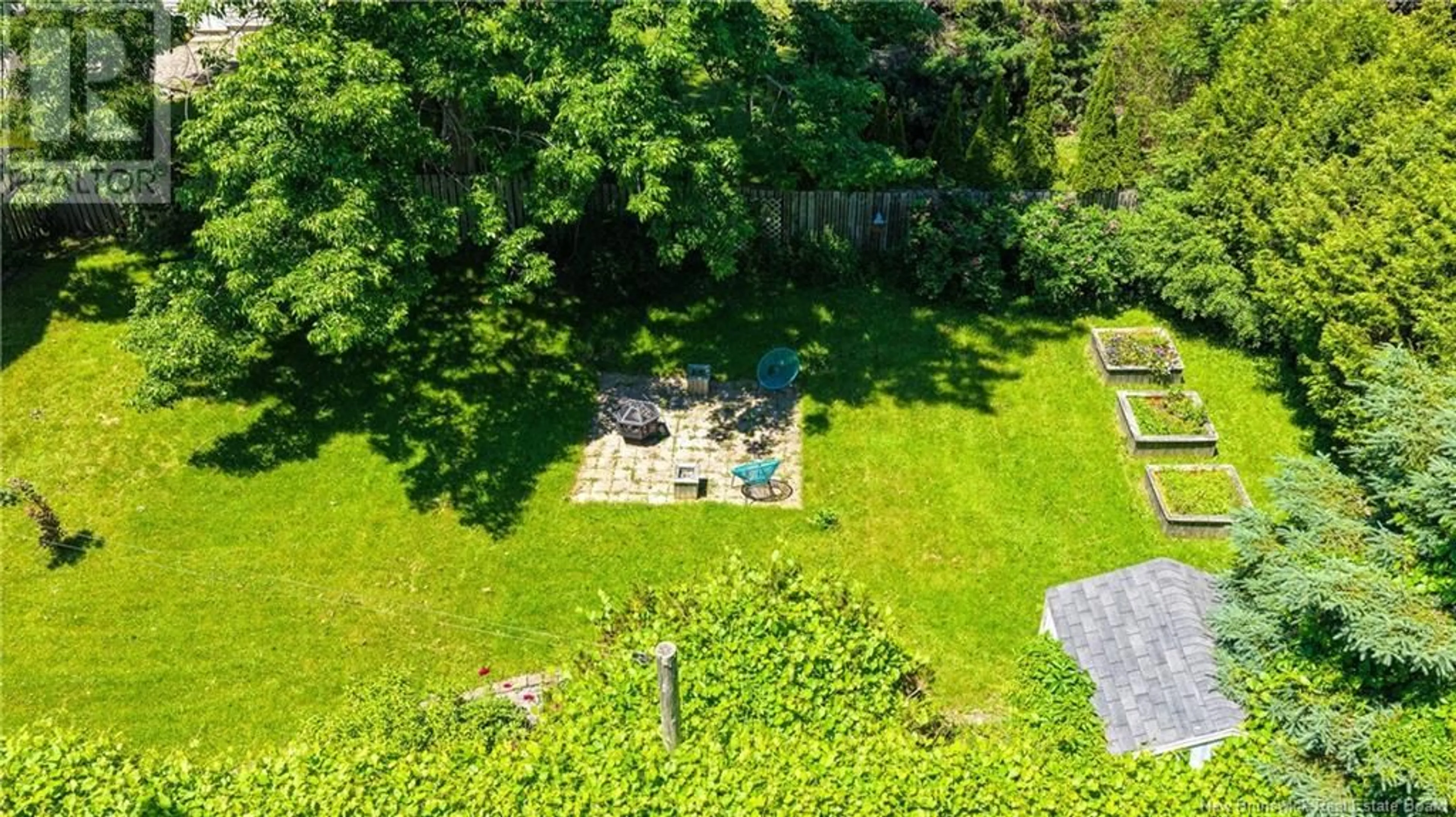 A pic from outside/outdoor area/front of a property/back of a property/a pic from drone, unknown for 44 QUEEN STREET, Saint Andrews New Brunswick E5B1C4