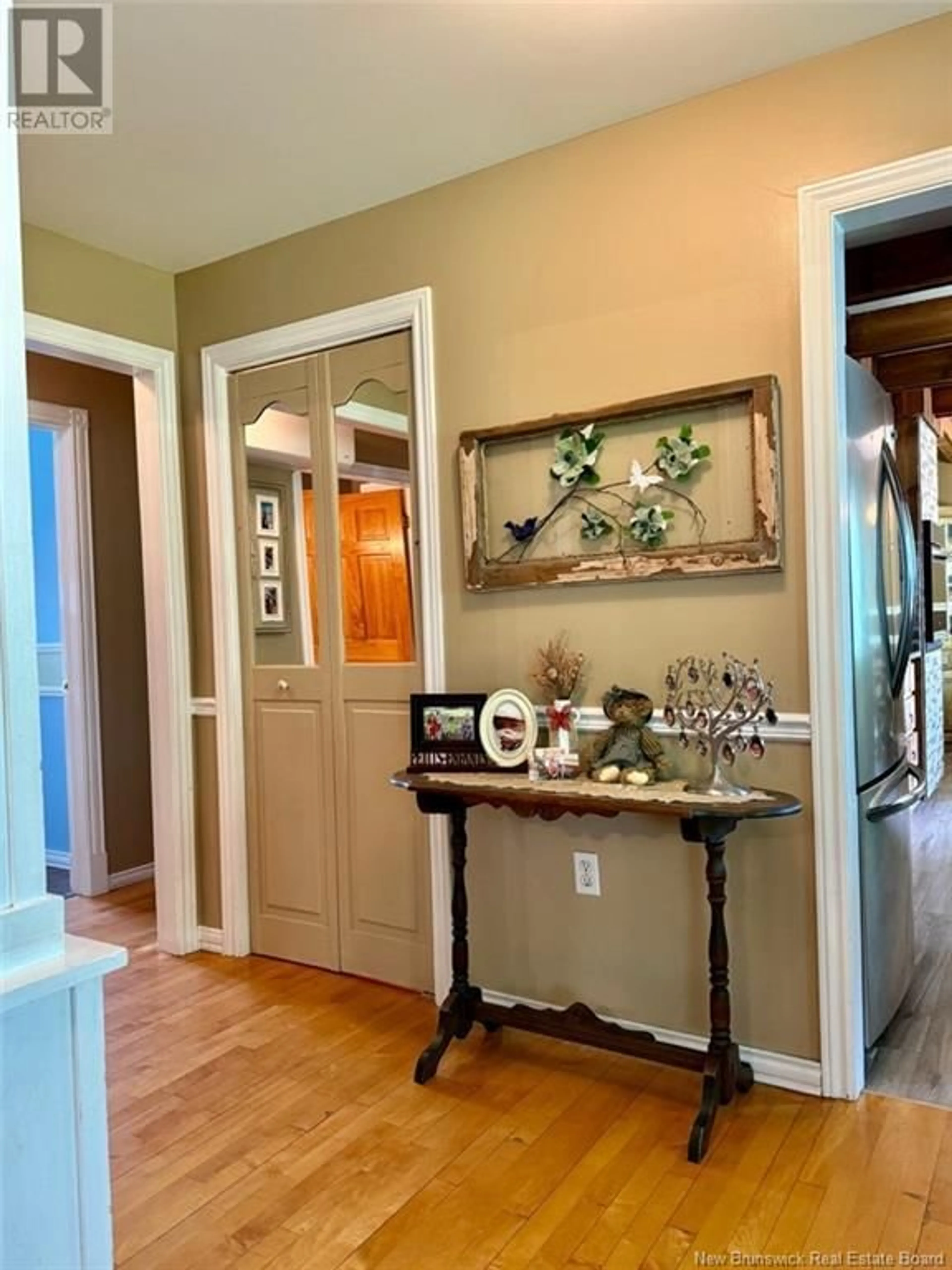 Indoor entryway for 25 ARSENEAULT STREET, Balmoral New Brunswick E8E1A1