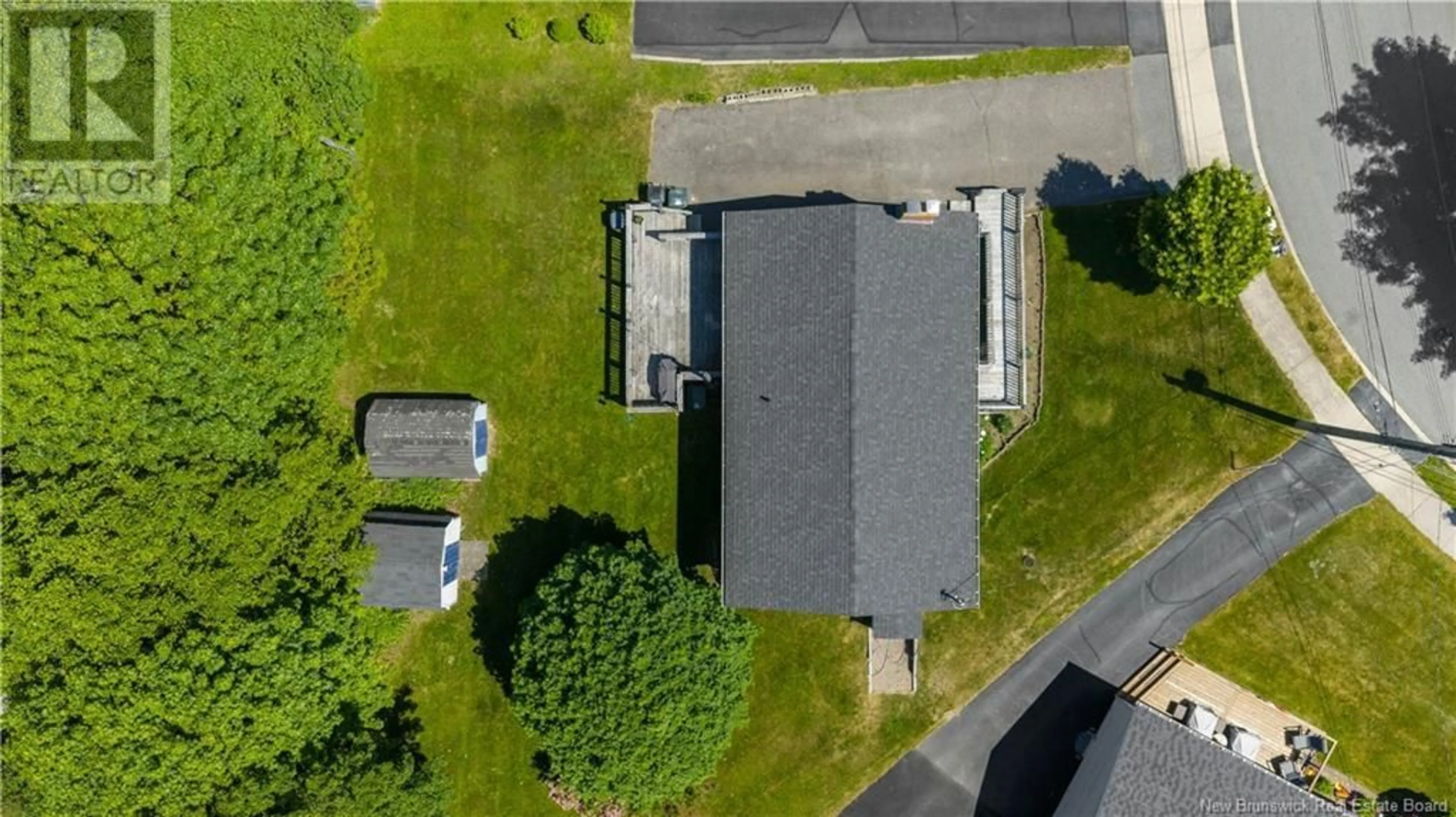 A pic from outside/outdoor area/front of a property/back of a property/a pic from drone, street for 392 ELMORE CRESCENT, Saint John New Brunswick E2M3C1