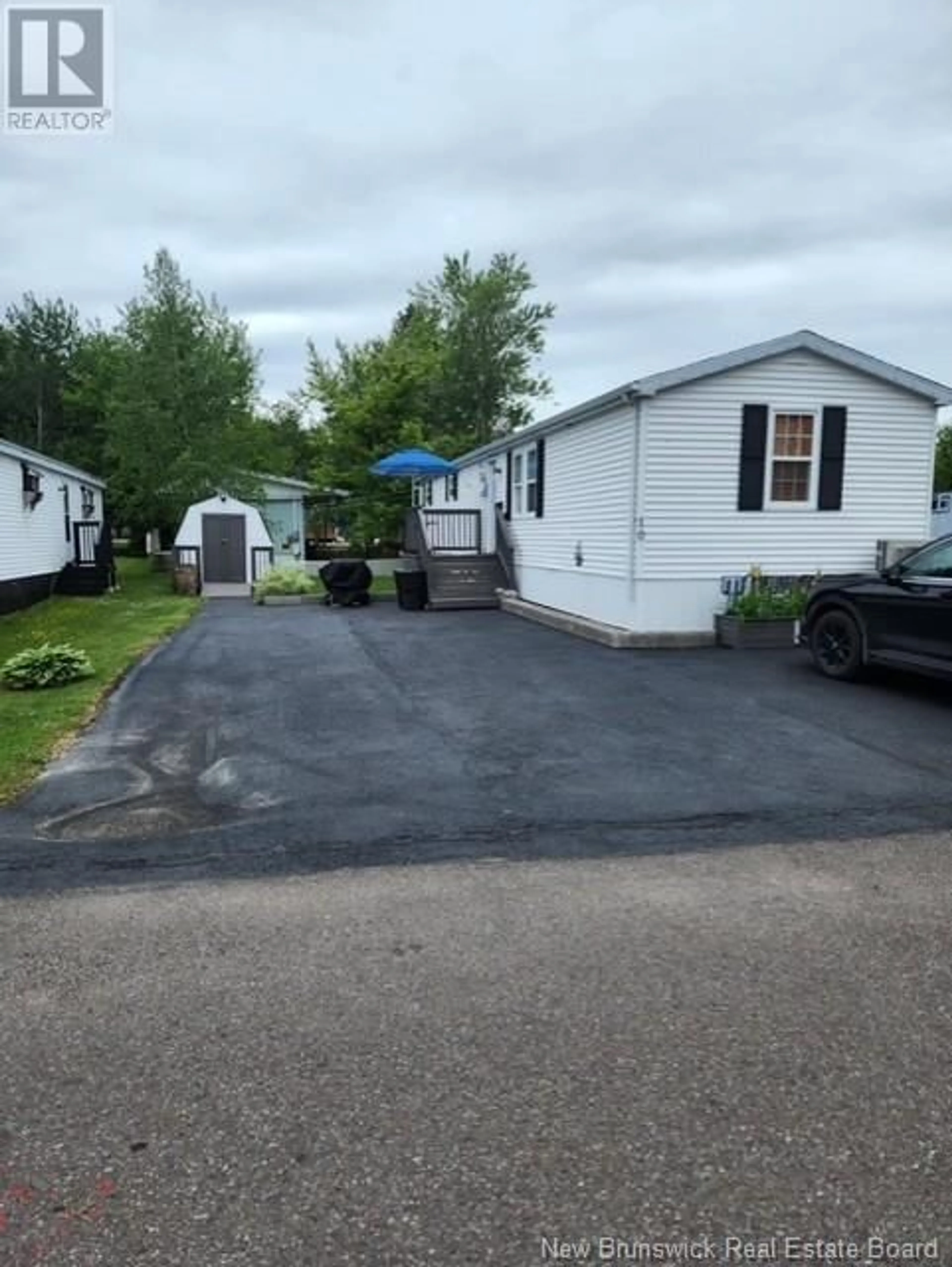 Unknown for 10 MIDWAY, Moncton New Brunswick E1E2J5