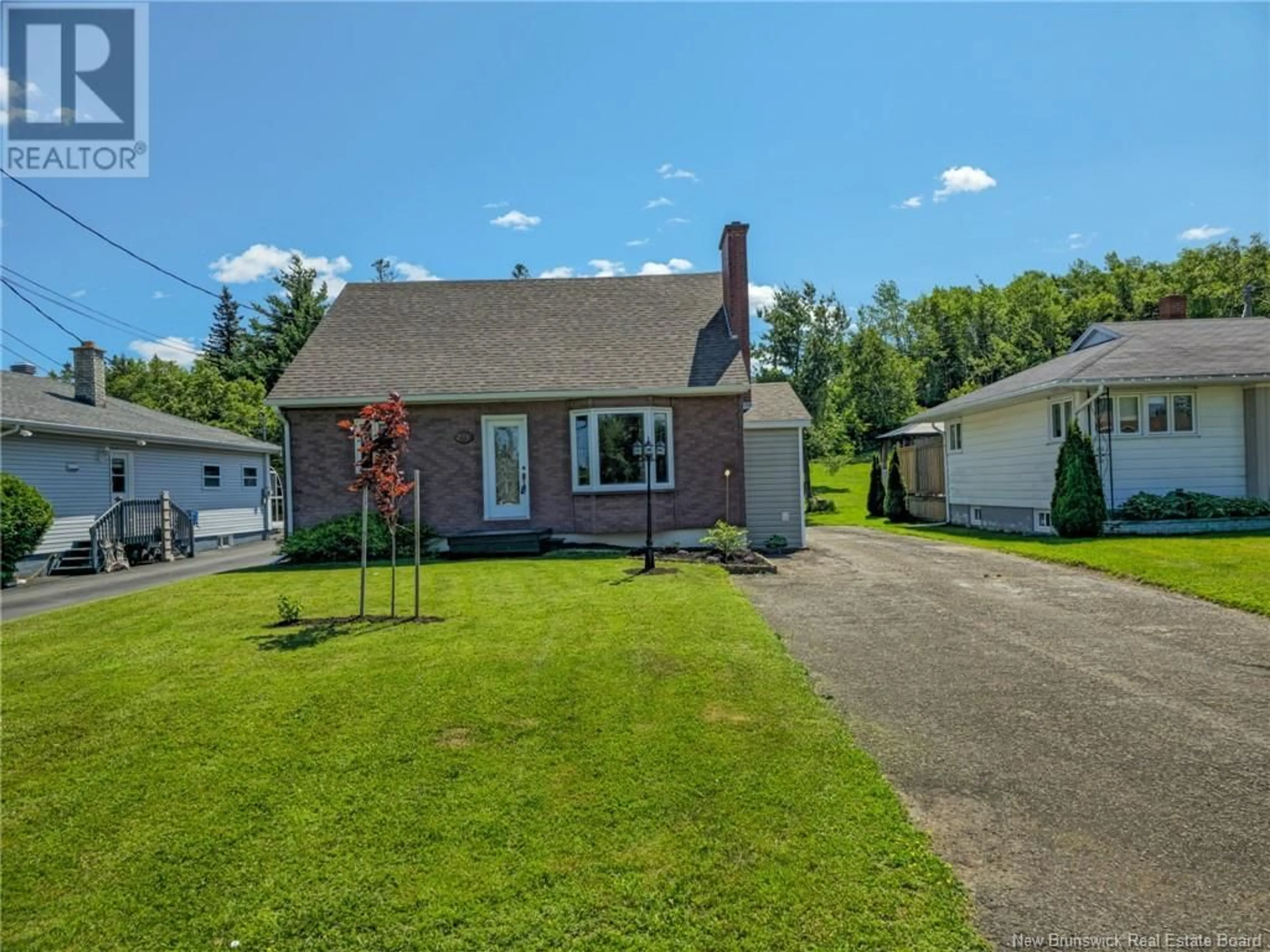 A pic from outside/outdoor area/front of a property/back of a property/a pic from drone, street for 286 KING, Dalhousie New Brunswick E8C1Y7