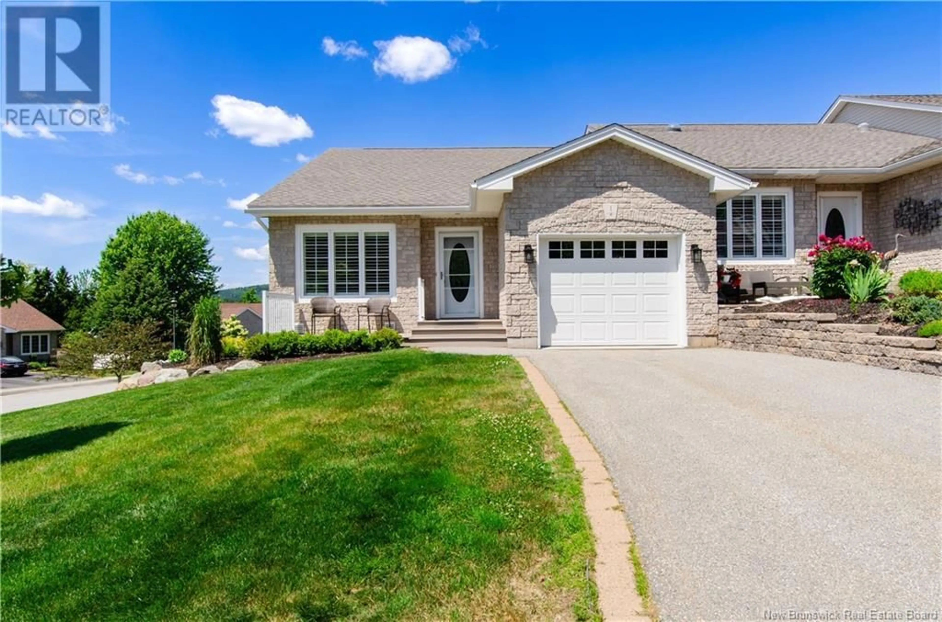 Home with vinyl exterior material, street for 1 MAPLEVIEW DRIVE, Hampton New Brunswick E5N0A6