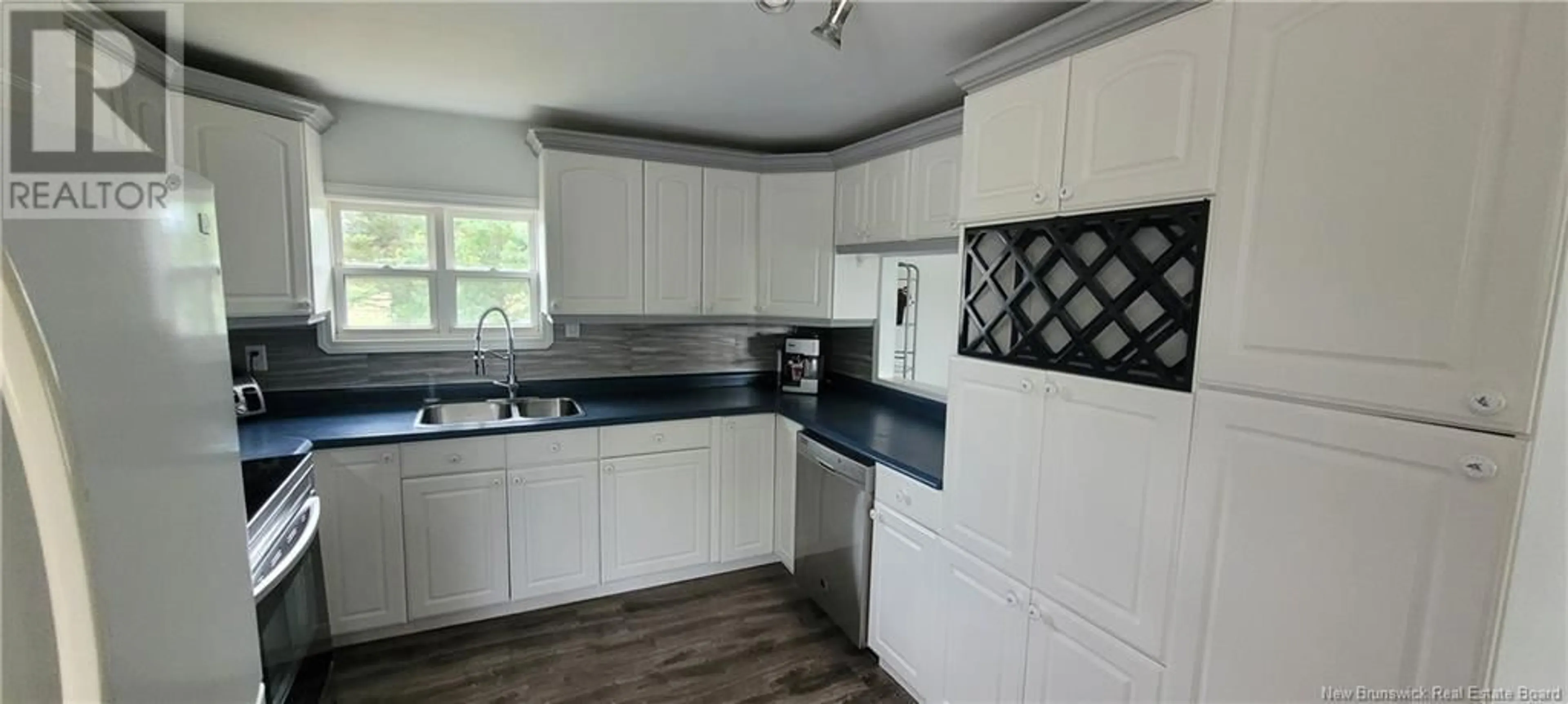 Standard kitchen, unknown for 3739 ROUTE 134, Shediac Bridge New Brunswick E4R1S3