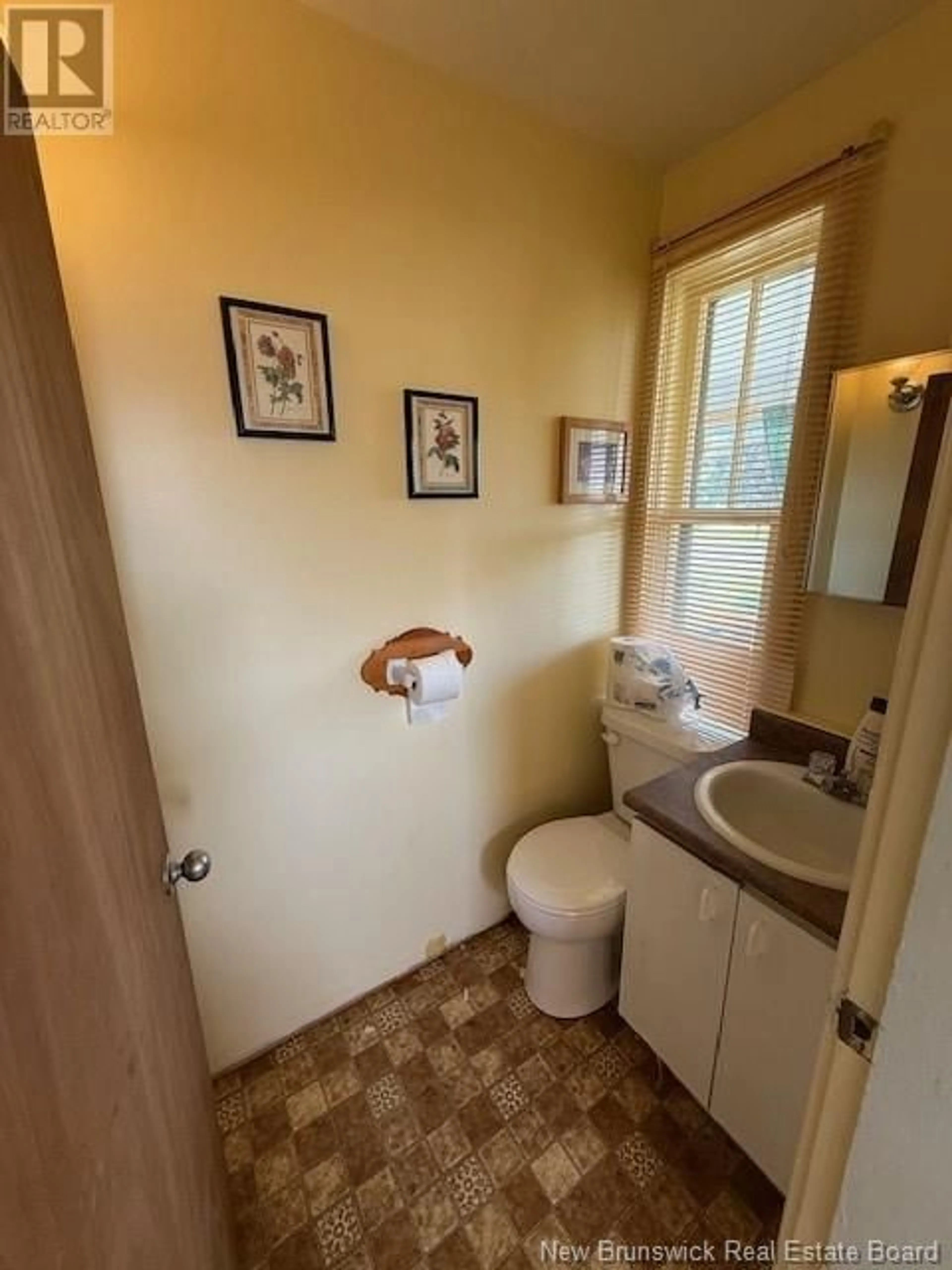 Standard bathroom, unknown for 568 CHALEUR STREET, Charlo New Brunswick E8E2G6