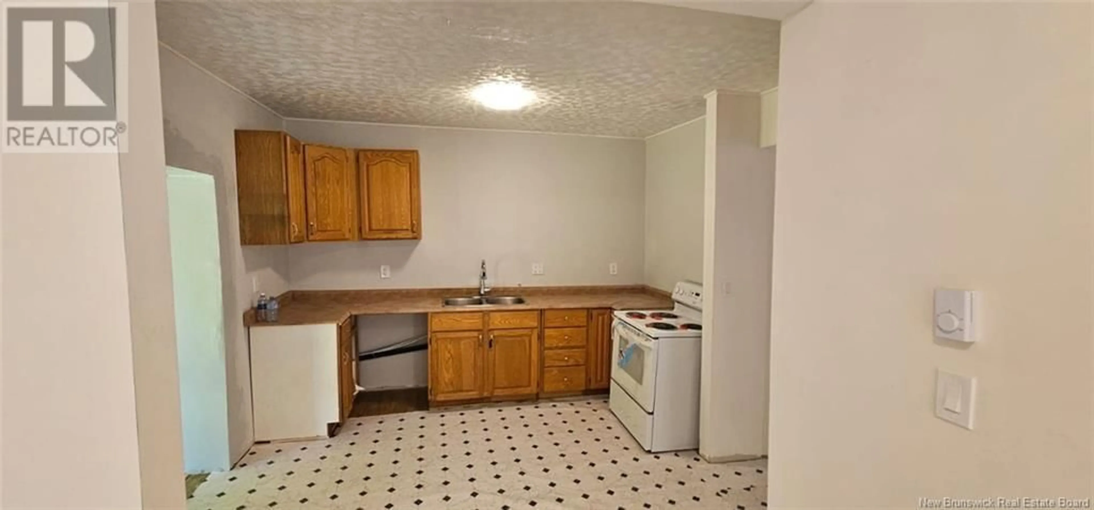 Standard kitchen, unknown for 103 CEDAR STREET, Woodlands New Brunswick E7M1E5