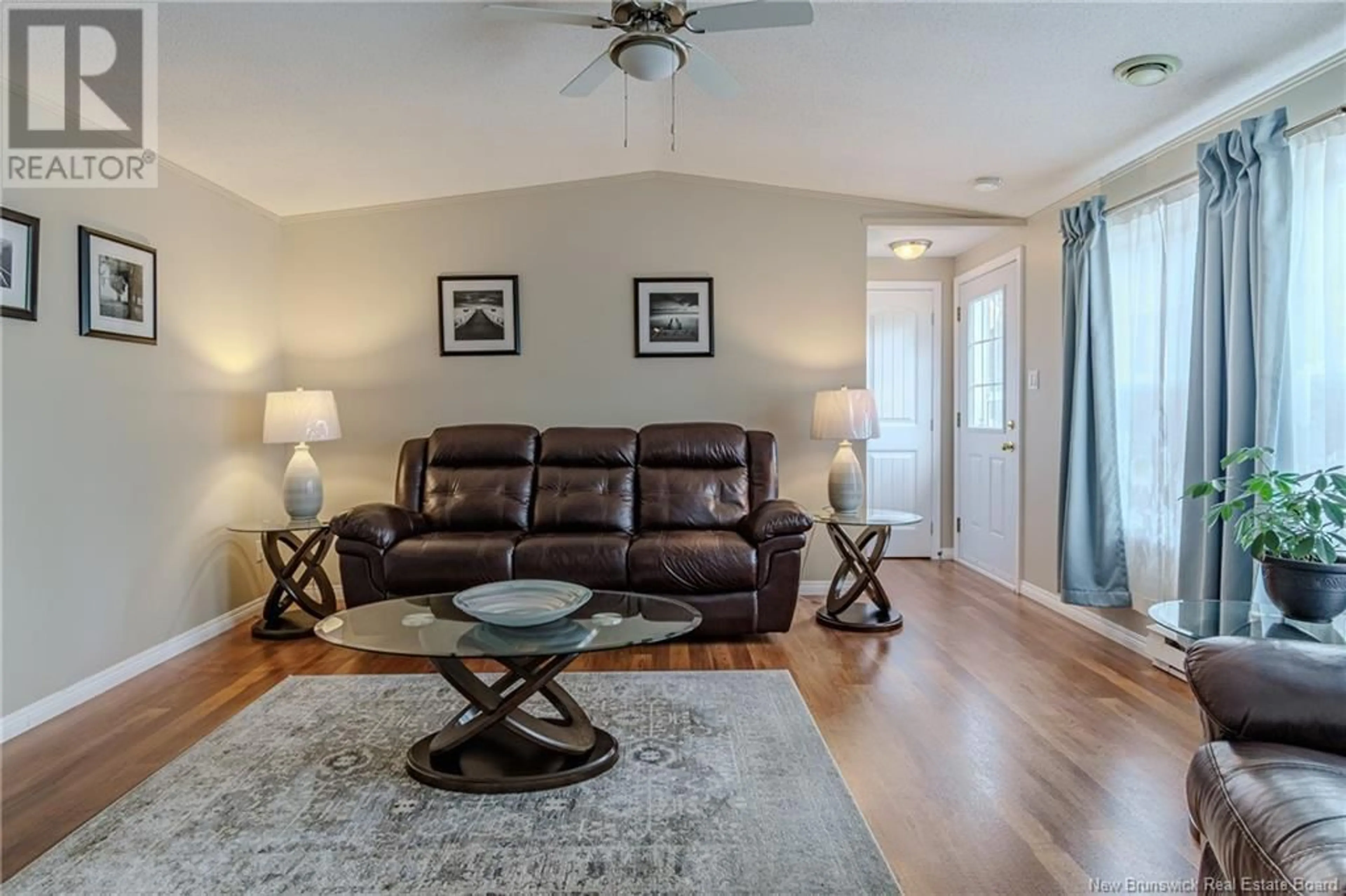 Living room with furniture, unknown for 21 WHITE OAK CRESCENT, Quispamsis New Brunswick E2G1X3