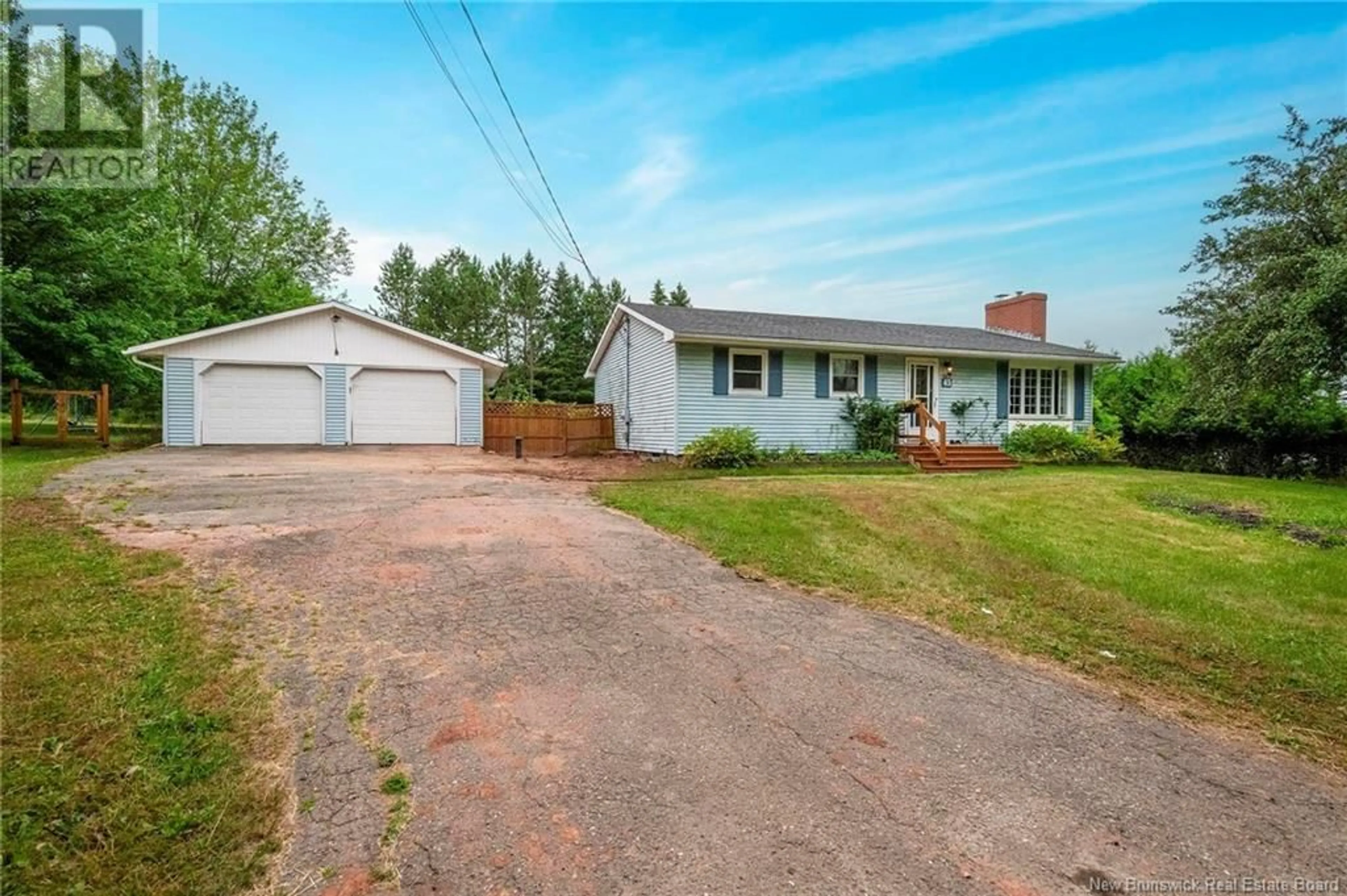A pic from outside/outdoor area/front of a property/back of a property/a pic from drone, street for 45 BOVAIRD STREET, Hampton New Brunswick E5N3A5