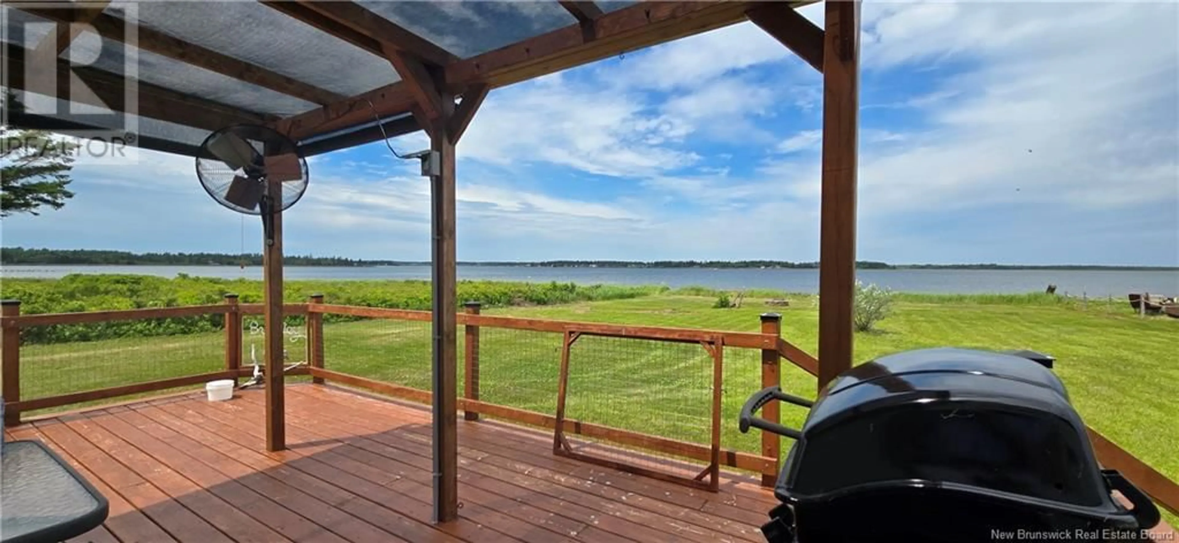 Patio, water/lake/river/ocean view for 229 DU PARC, Val-Comeau New Brunswick E1X4B6