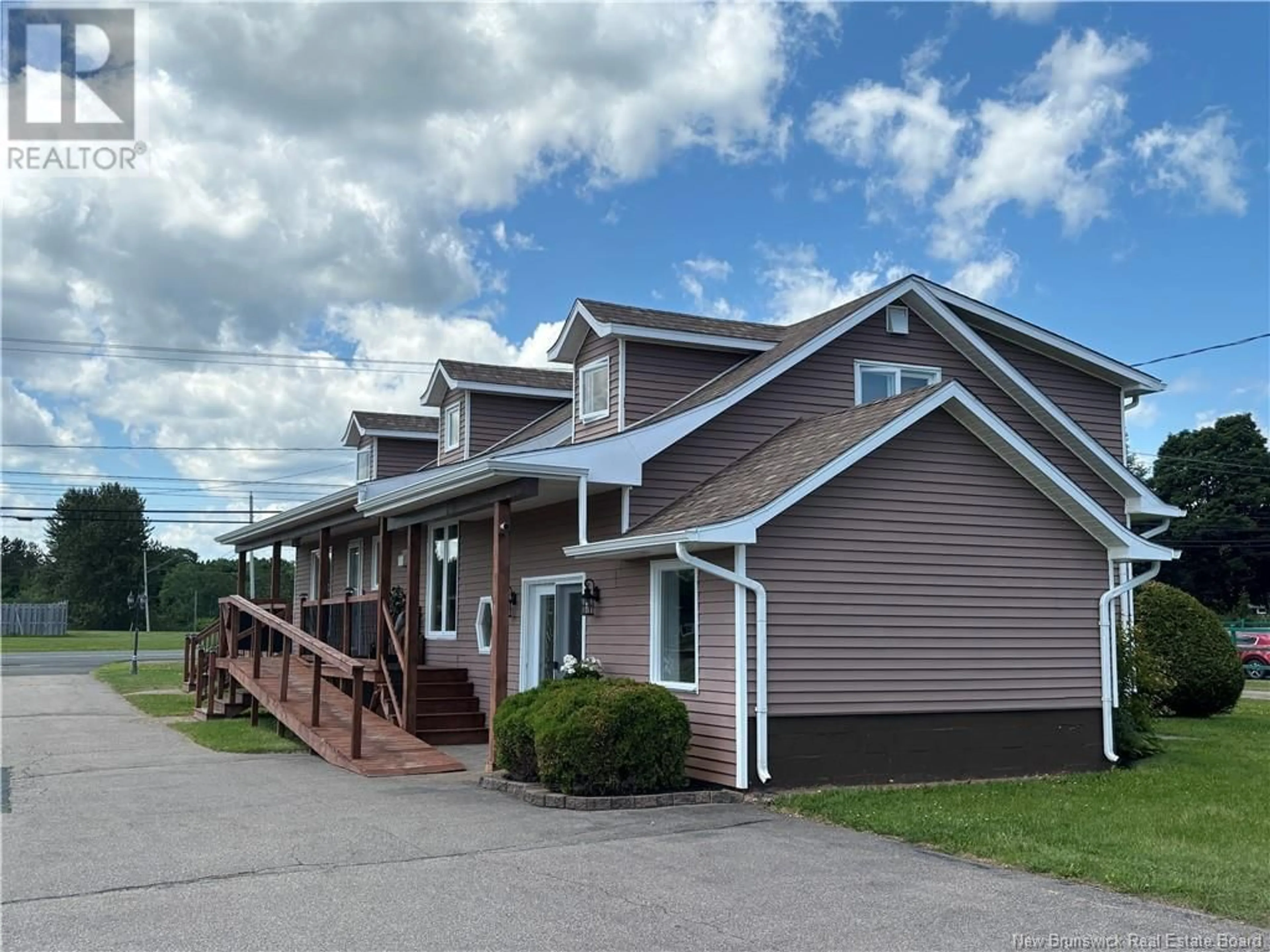 Home with vinyl exterior material, building for 301 ROUTE 134, Petit-Rocher-Nord New Brunswick E8J1E5