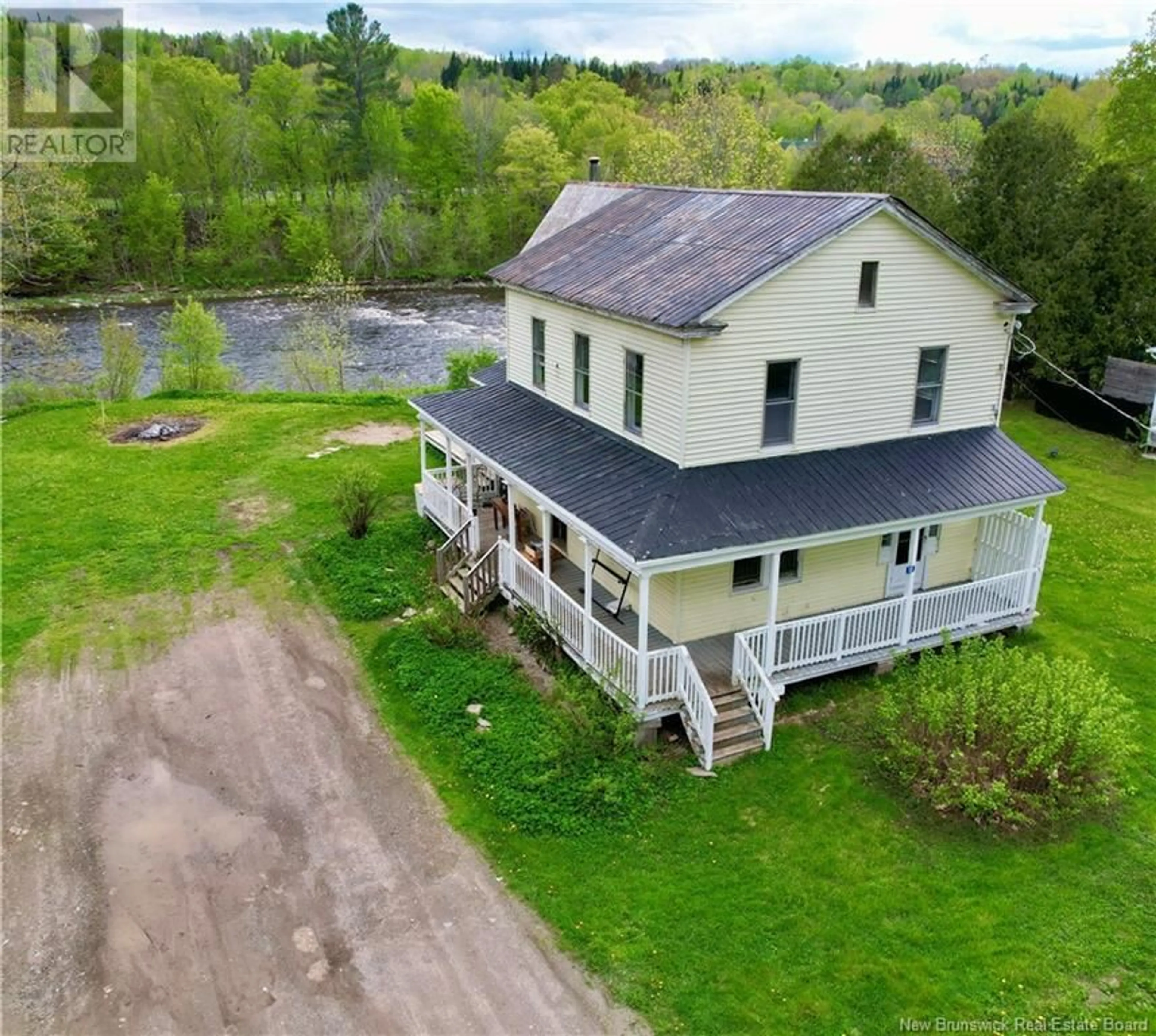 A pic from outside/outdoor area/front of a property/back of a property/a pic from drone, building for 18 WATER STREET, Stanley New Brunswick E6B1C8