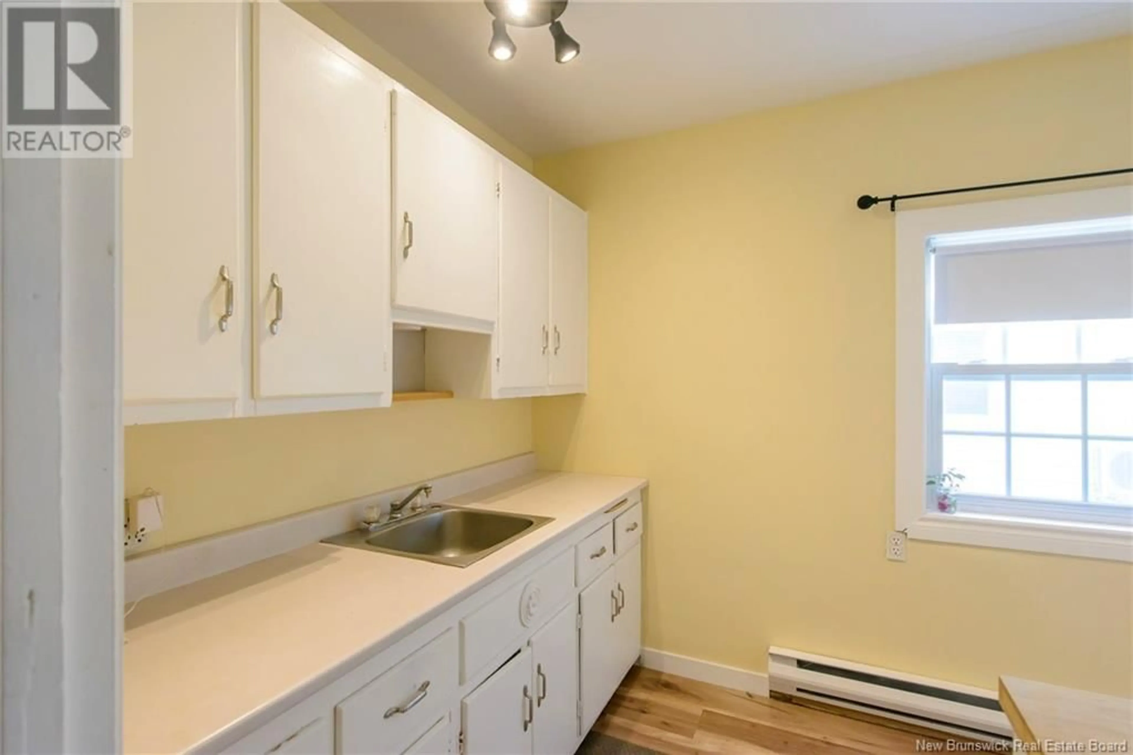 Standard kitchen, unknown for 674 DUNN AVENUE, Saint John New Brunswick E2M2X6