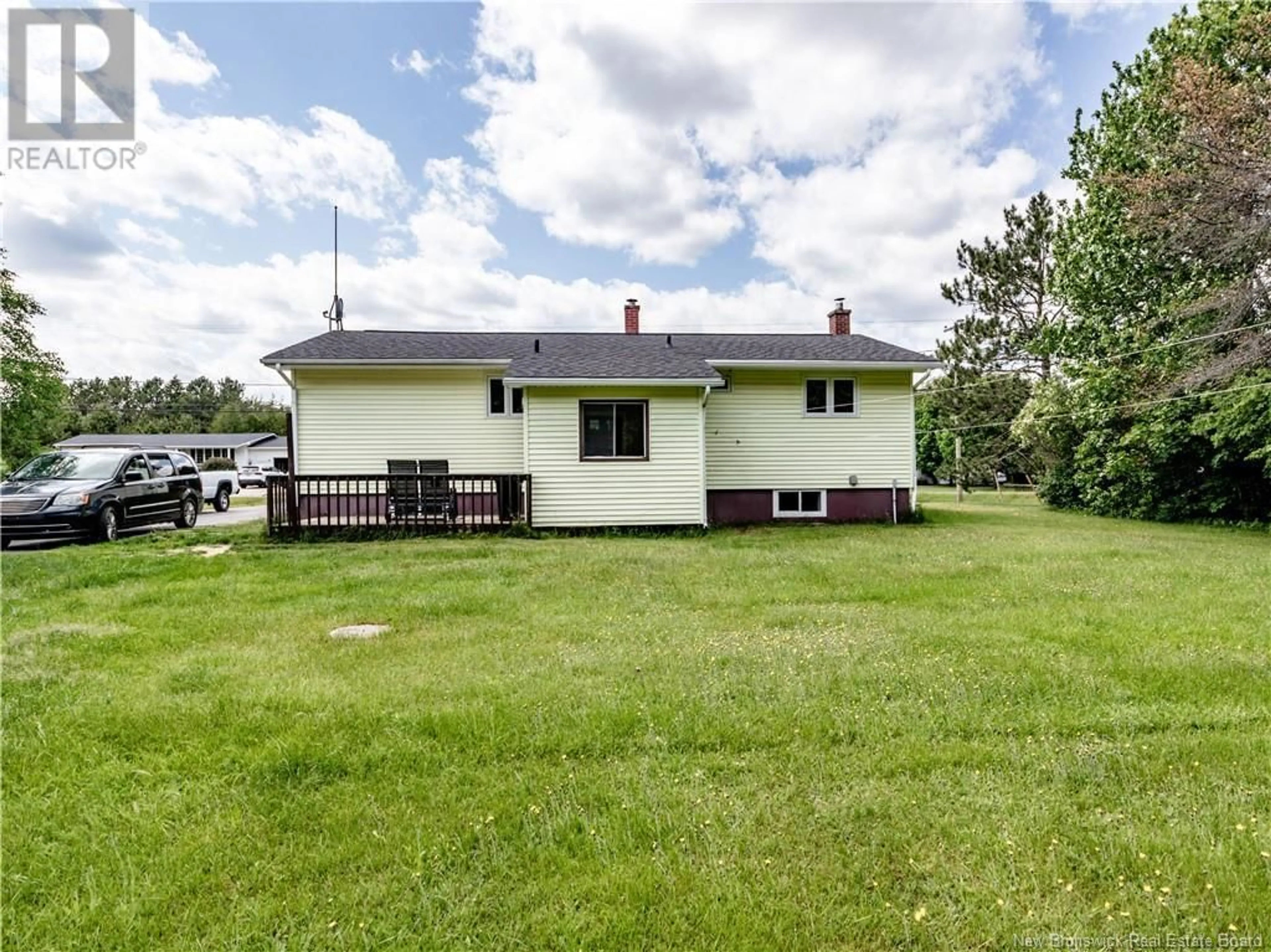 A pic from outside/outdoor area/front of a property/back of a property/a pic from drone, unknown for 50 POINTE DE L'EGLISE, Aldouane New Brunswick E4W5H2
