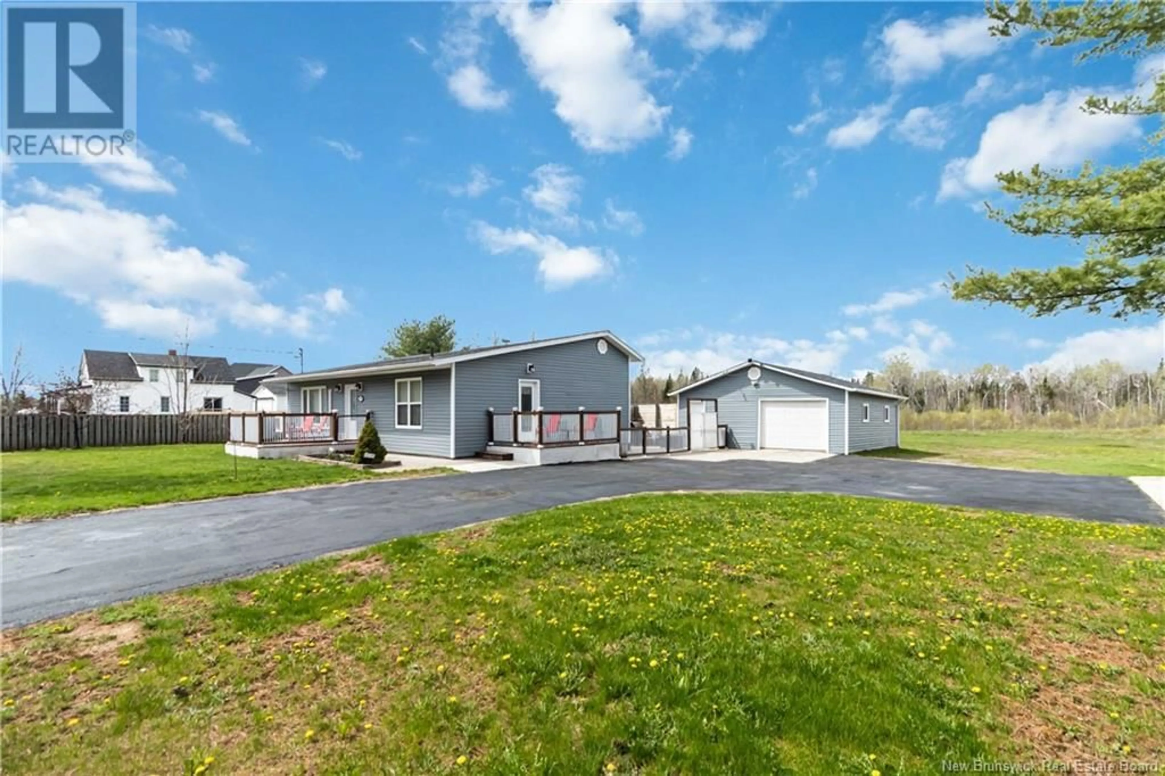 A pic from outside/outdoor area/front of a property/back of a property/a pic from drone, unknown for 1272 RYAN STREET, Moncton New Brunswick E1G2V6