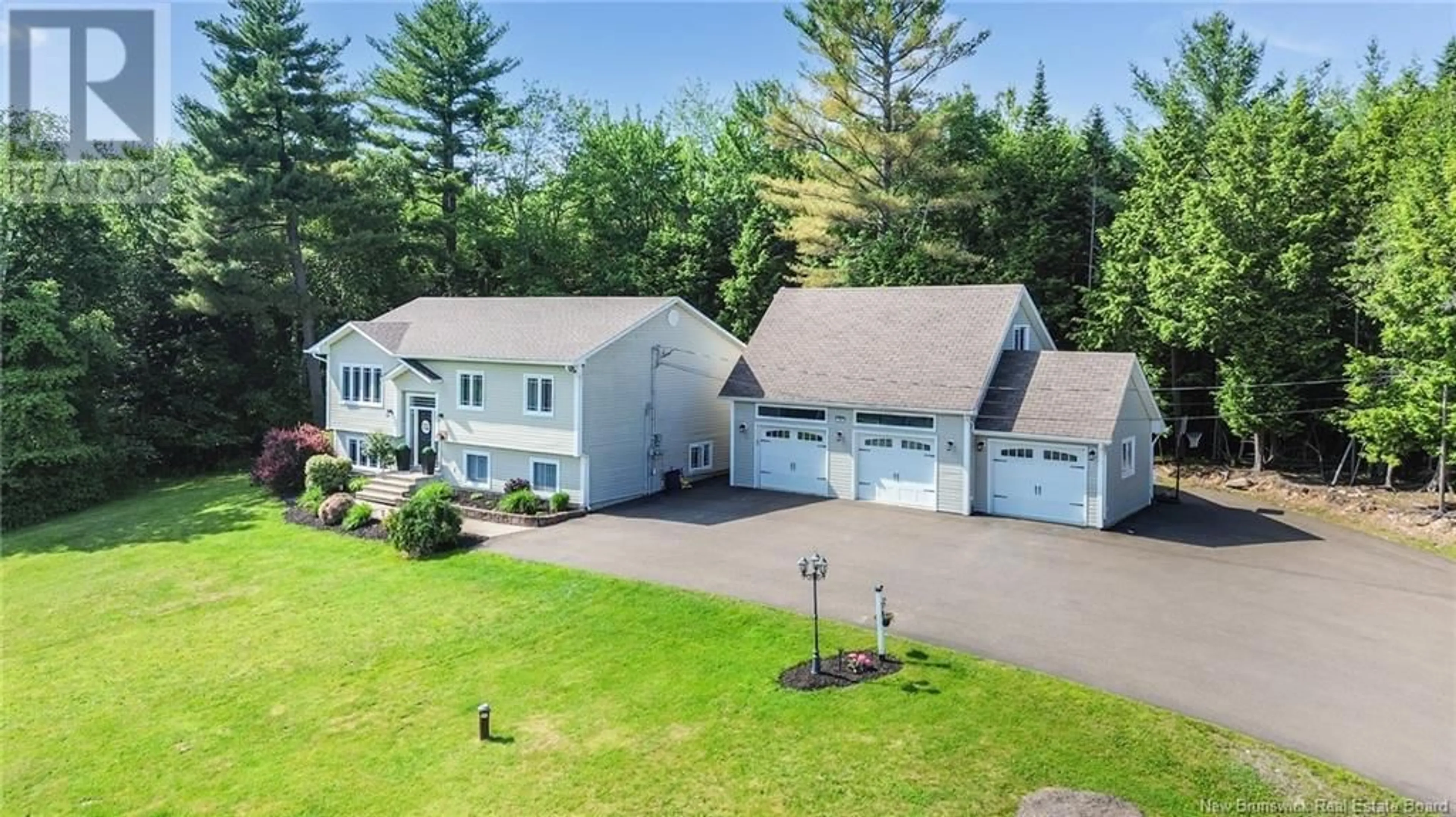 A pic from outside/outdoor area/front of a property/back of a property/a pic from drone, street for 186 ROLLING HILL DRIVE, Richibucto Road New Brunswick E3A9V5