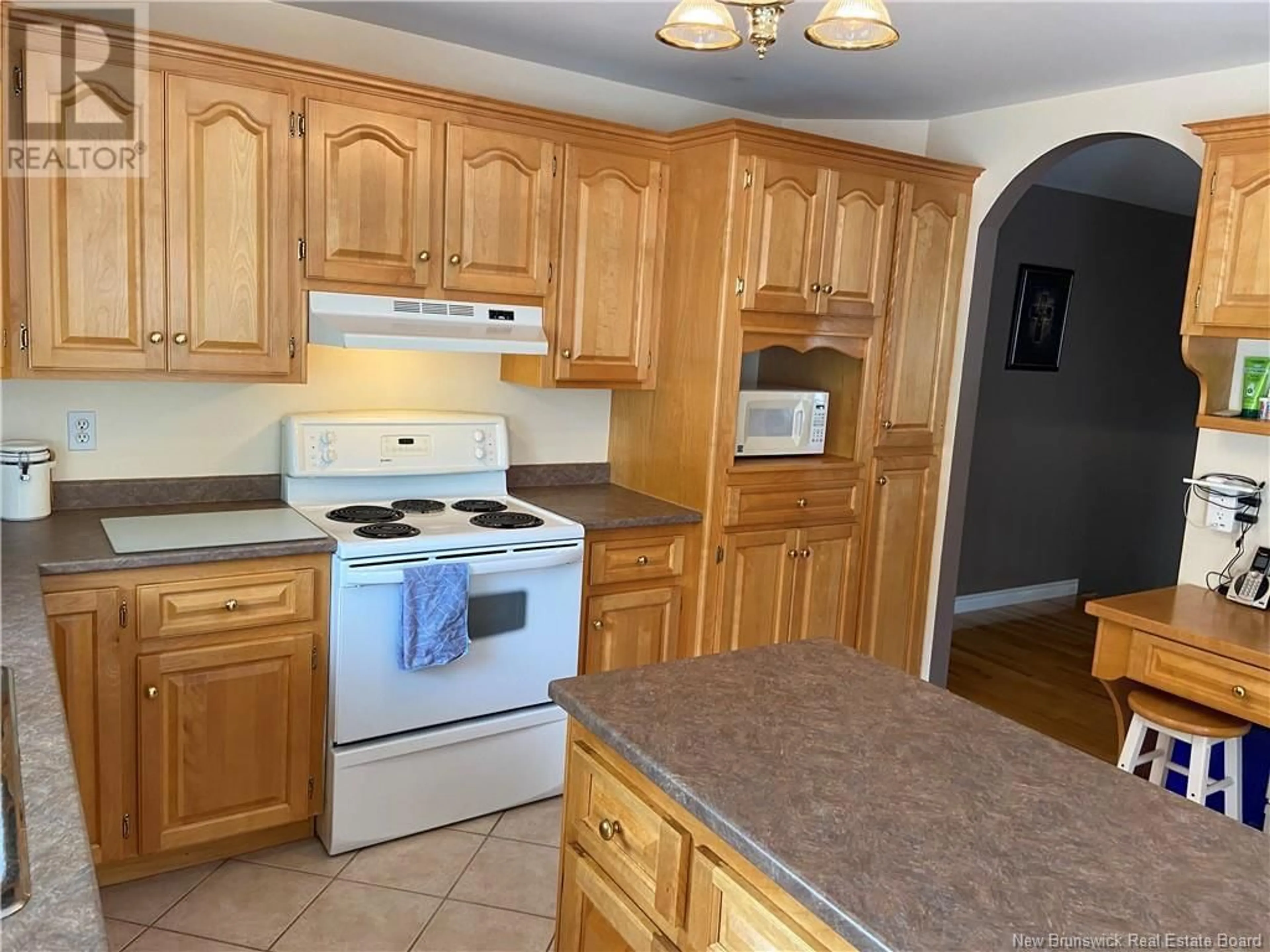 Standard kitchen, unknown for 578 WOODWARD AVENUE, Saint John New Brunswick E2K5M2