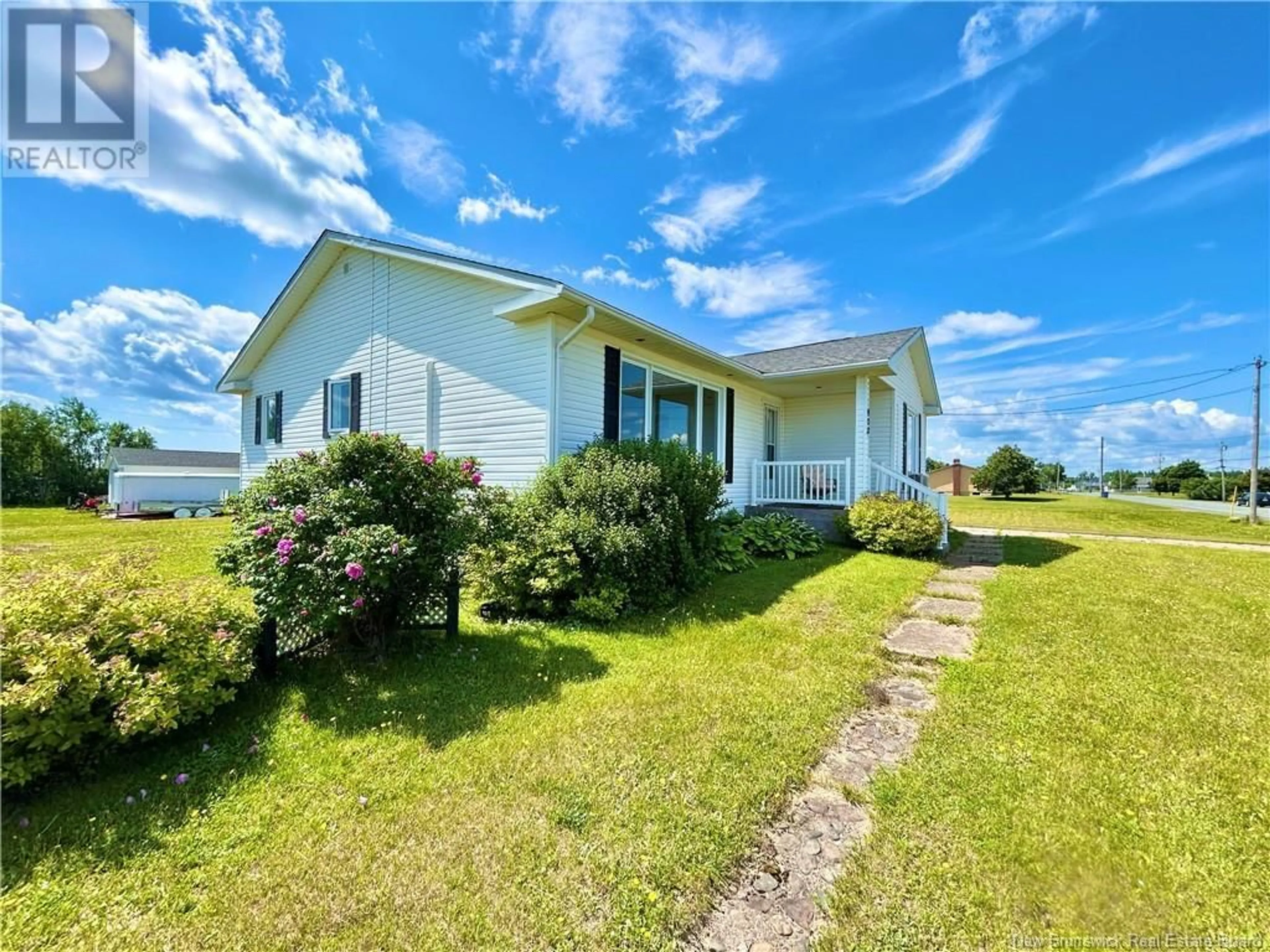 A pic from outside/outdoor area/front of a property/back of a property/a pic from drone, water/lake/river/ocean view for 972 113 ROUTE ROUTE, Inkerman New Brunswick E8P1E1