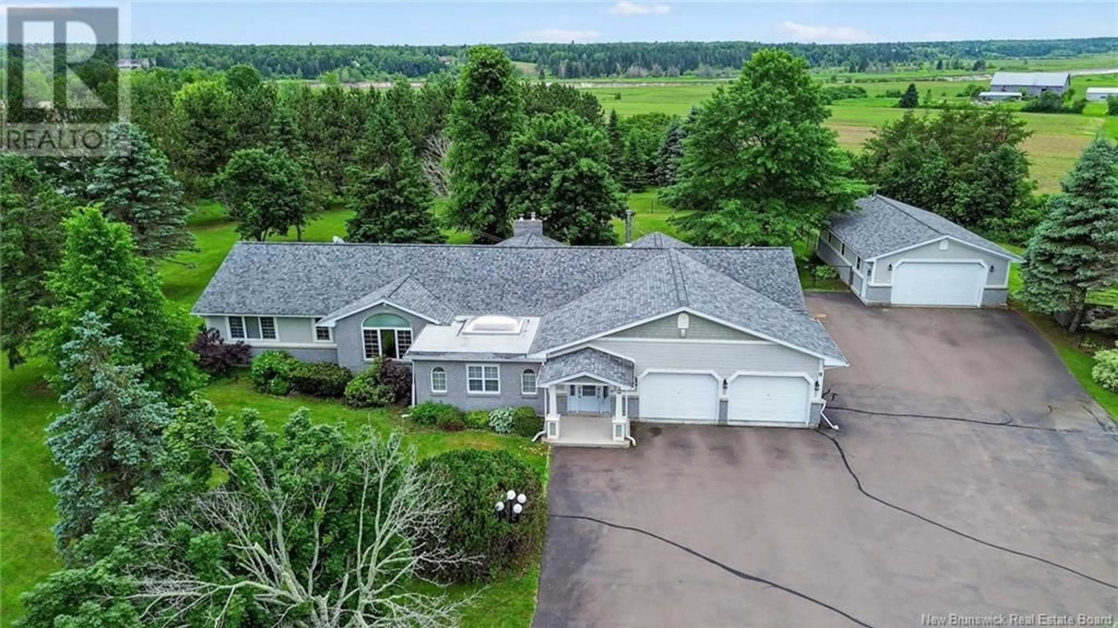 A pic from outside/outdoor area/front of a property/back of a property/a pic from drone, water/lake/river/ocean view for 9 STIRLING CRESCENT, Allison New Brunswick E1G4G5