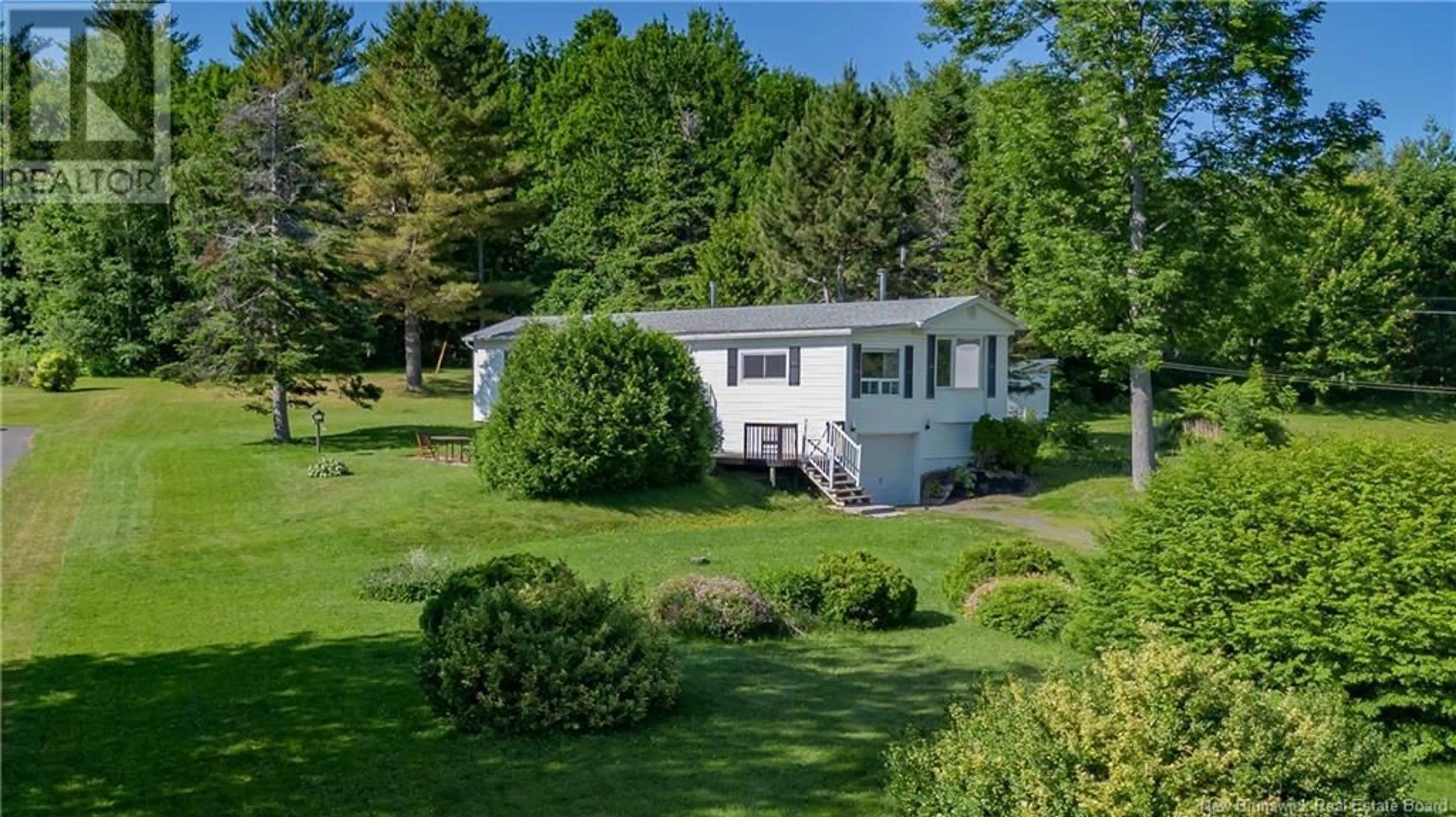 A pic from outside/outdoor area/front of a property/back of a property/a pic from drone, unknown for 448 ROUTE 102, Burton New Brunswick E2V3J9