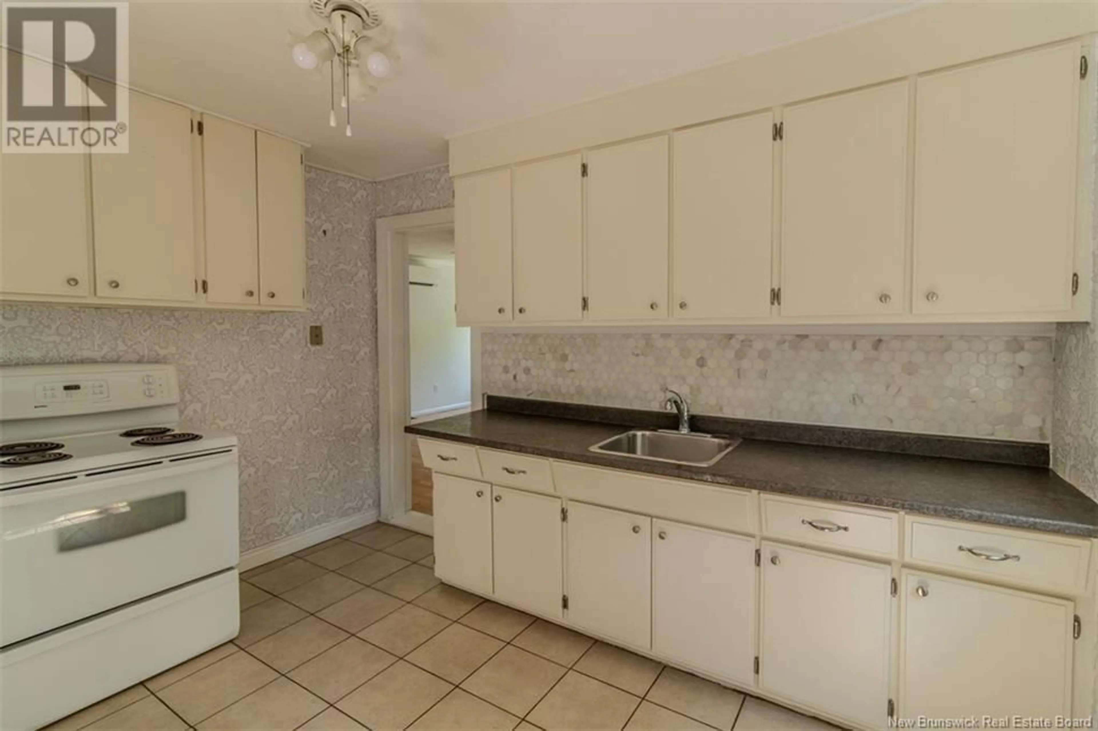 Standard kitchen, ceramic/tile floor for 361 HAMPTON ROAD, Quispamsis New Brunswick E2E4T9