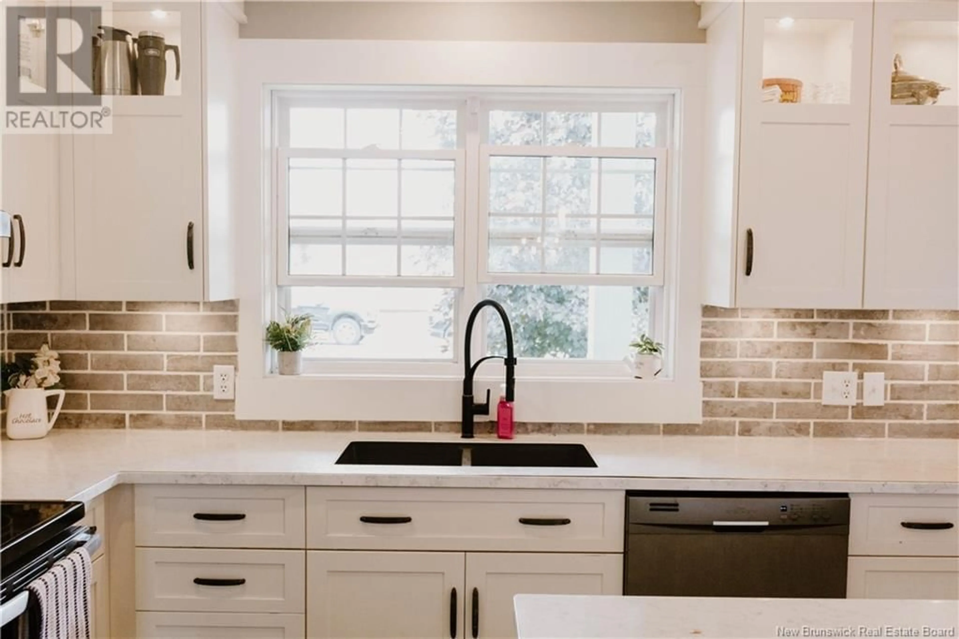 Contemporary kitchen, ceramic/tile floor for 182 EASTWOOD DRIVE, Woodstock New Brunswick E7M3Z5