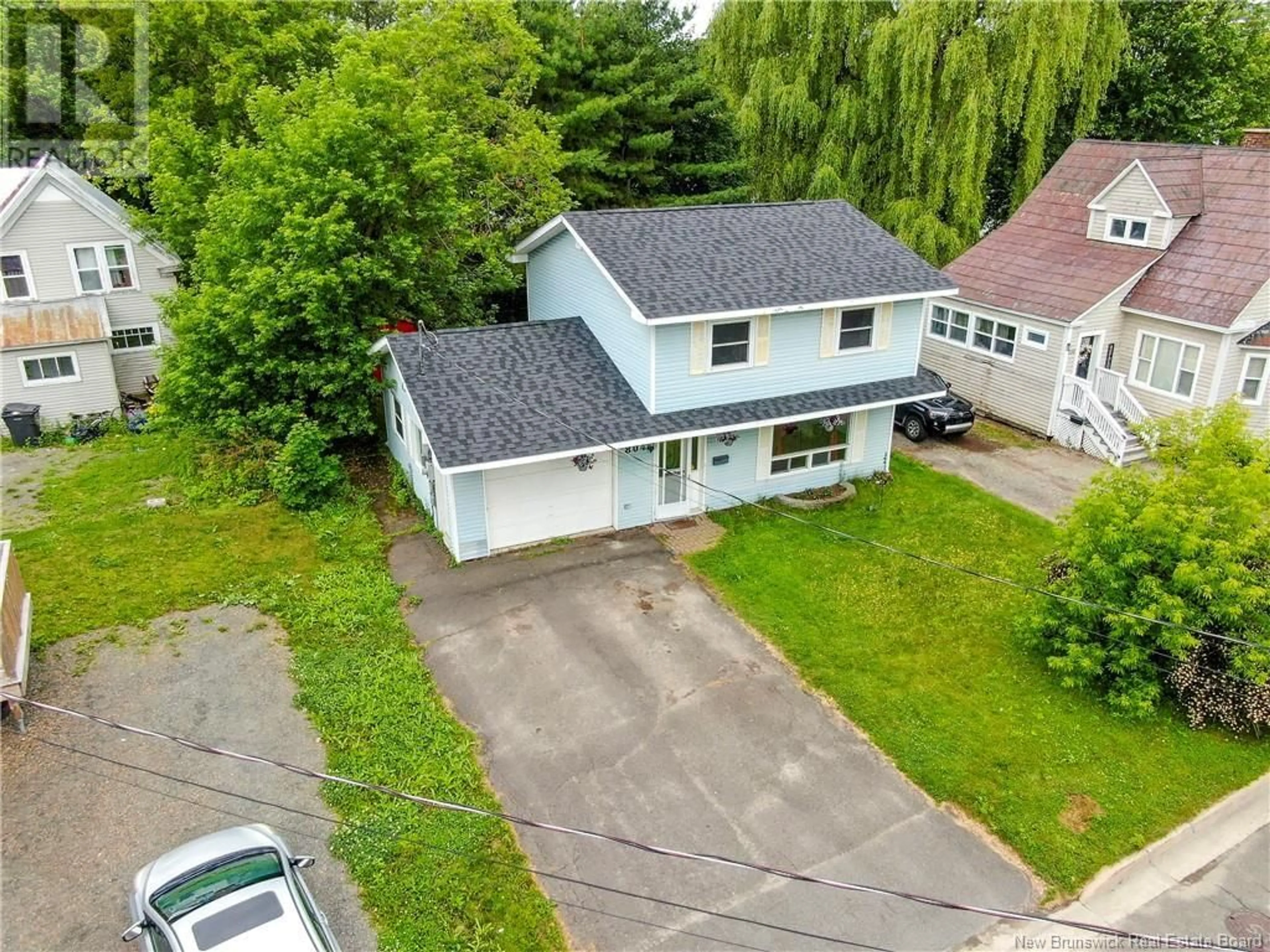 A pic from outside/outdoor area/front of a property/back of a property/a pic from drone, street for 804 DEVON AVENUE, Fredericton New Brunswick E3A3H1