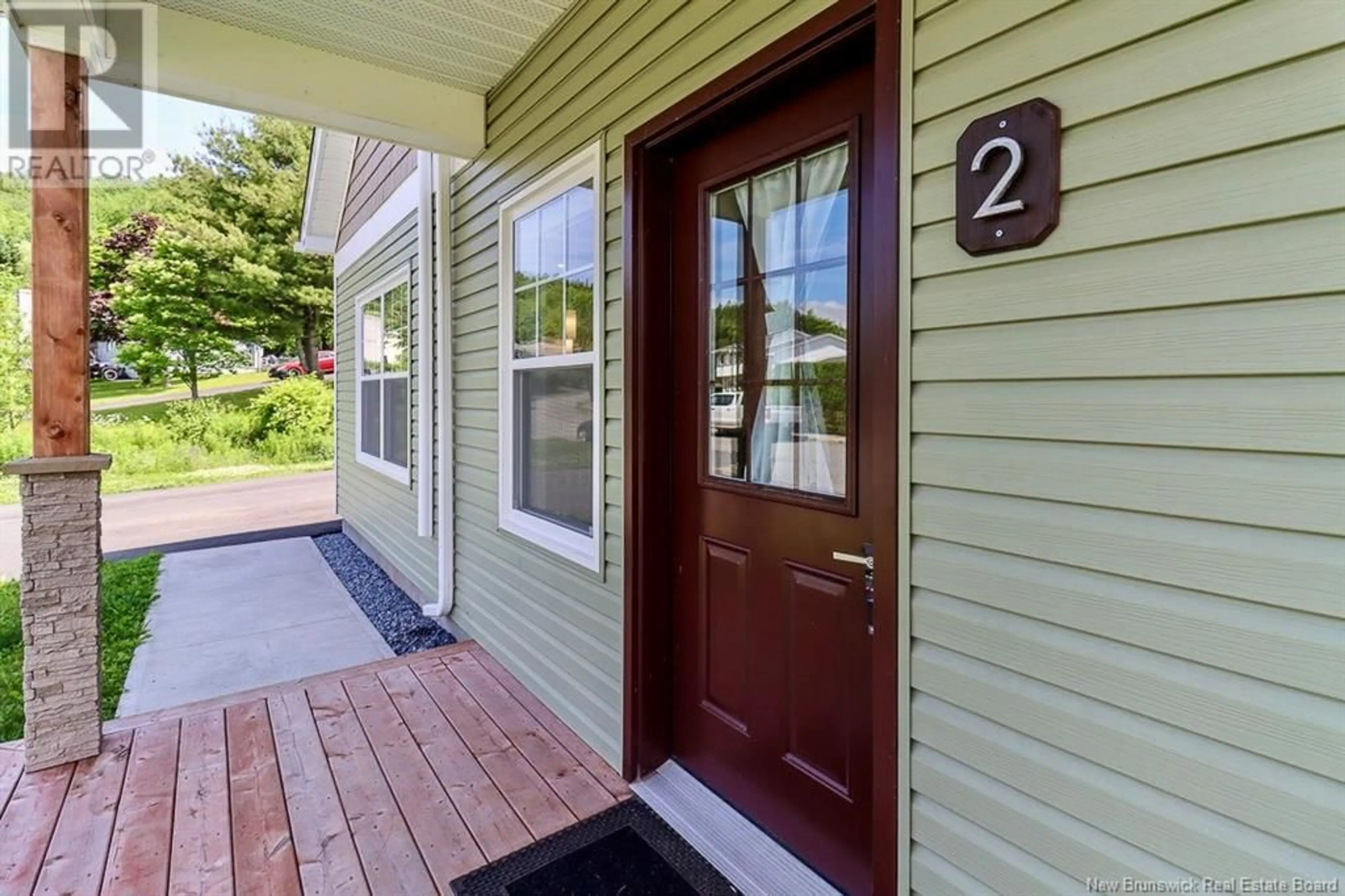 Indoor entryway for 974 KENNEBECASIS DRIVE, Saint John New Brunswick E2K5A8