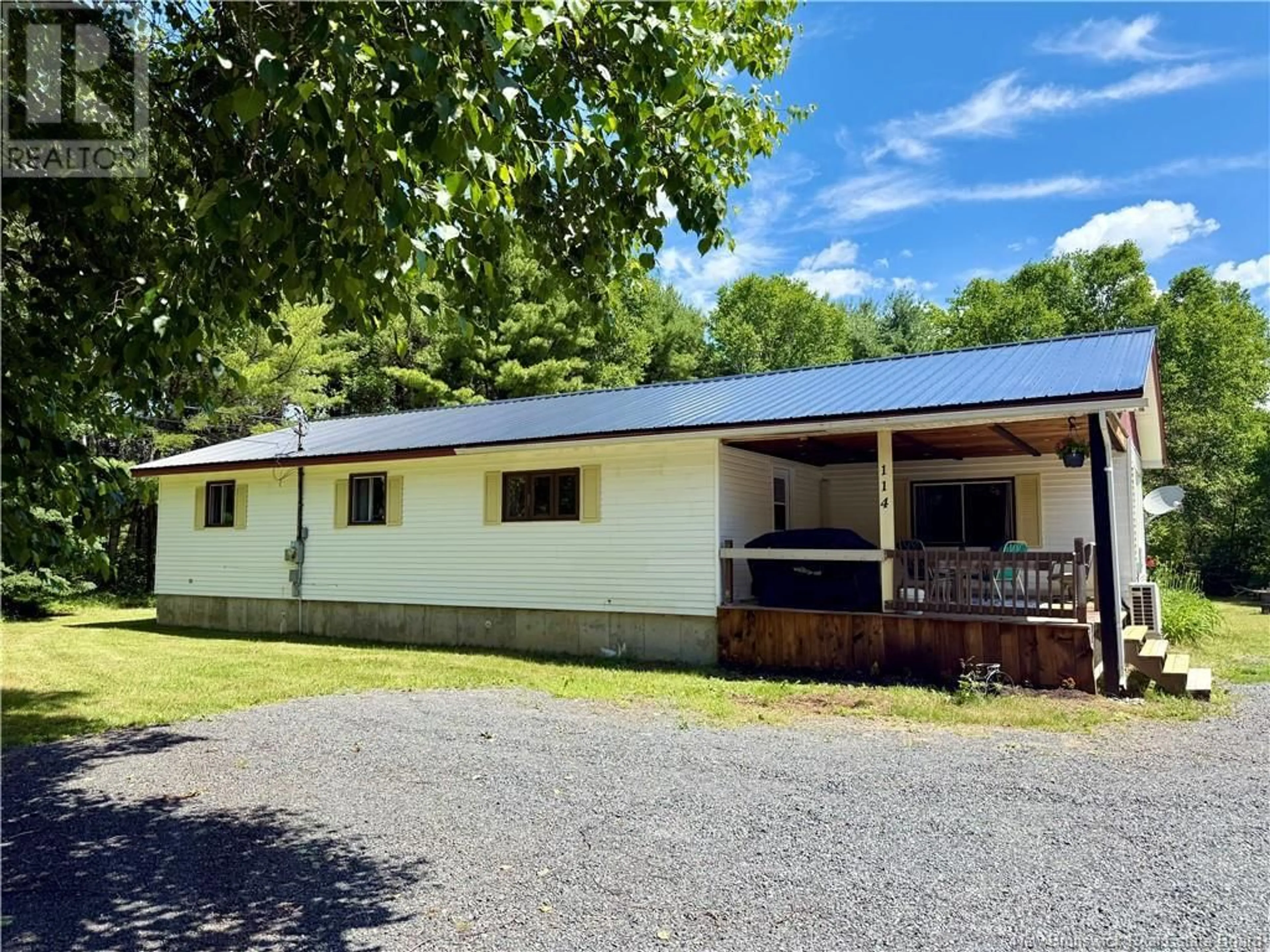 A pic from outside/outdoor area/front of a property/back of a property/a pic from drone, building for 114 RUE ROBICHAUD, Neguac New Brunswick E9G1V3