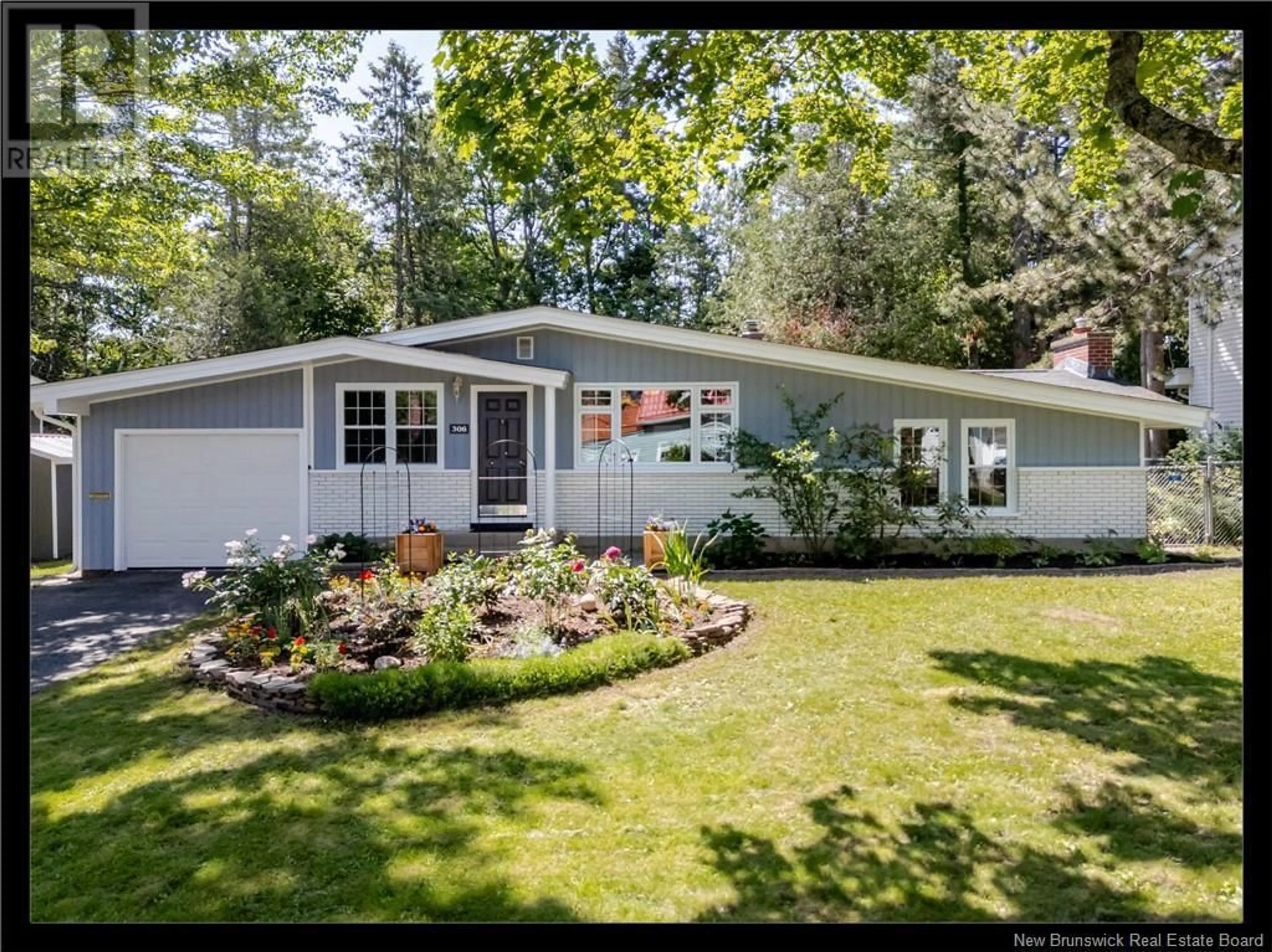 Home with vinyl exterior material, unknown for 306 WILLINGDON STREET, Fredericton New Brunswick E3B3A5